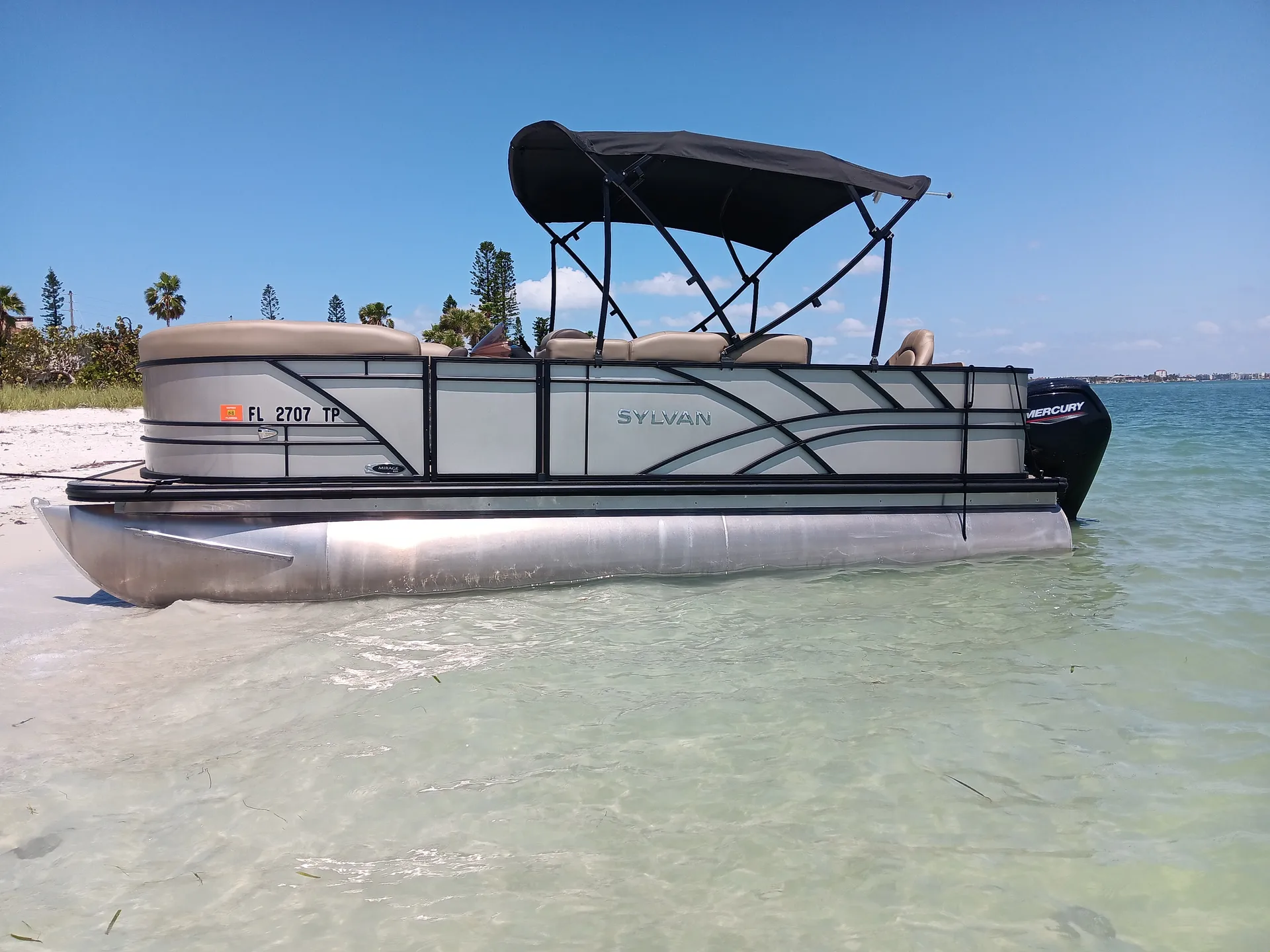 NEW: Luxury Captained Boat: Cruise, Swim, & Soak up the Sun!