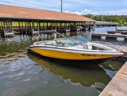 Regal 2100 Fast Track boat photo