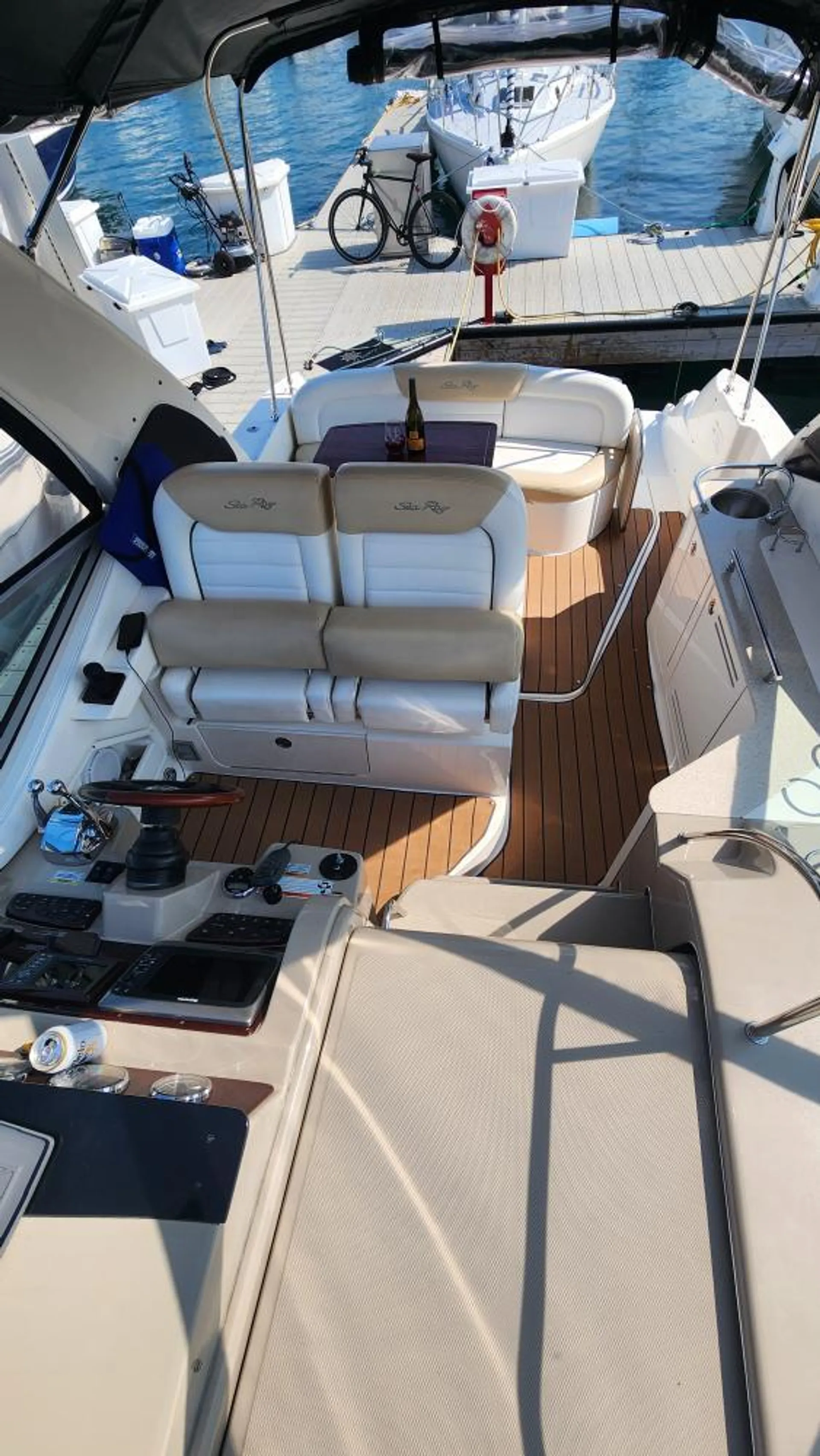 31' Sea Ray Romantic or Family or Fun Getaway Waiting for you !!!