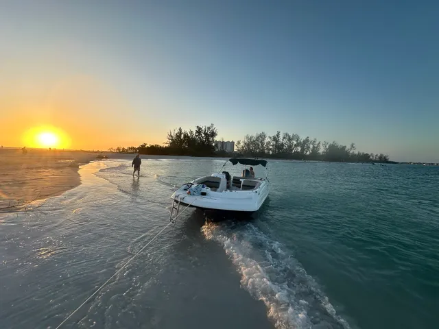 Rent a HURRICANE BOATS deck boat in Osprey, FL near me