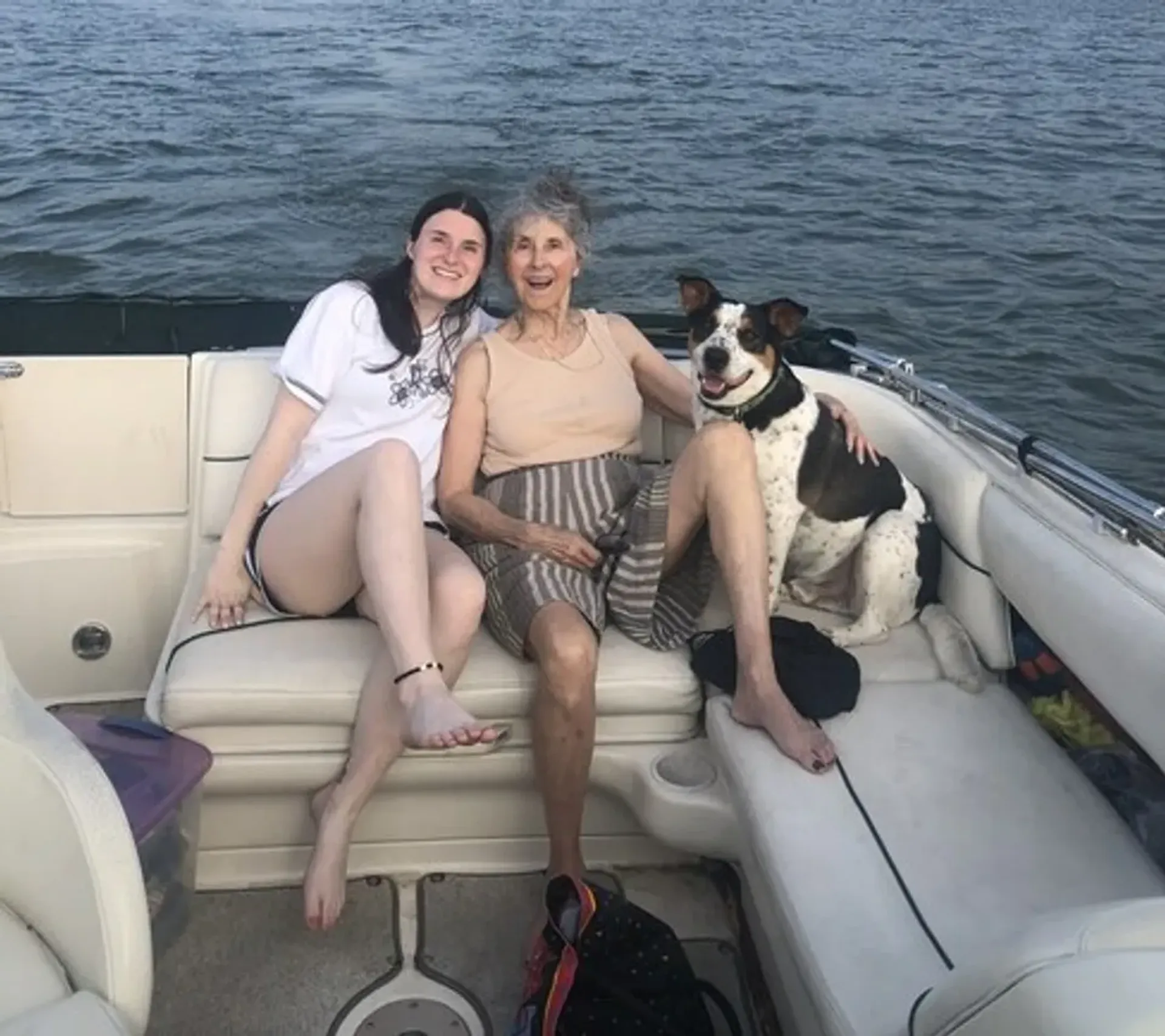 Sea Ray Boats Sundeck in Richardson, TX — photo 8