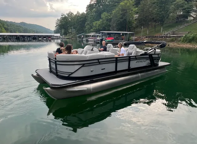 Rent a STARCRAFT MARINE pontoon in LaFollette, TN near me