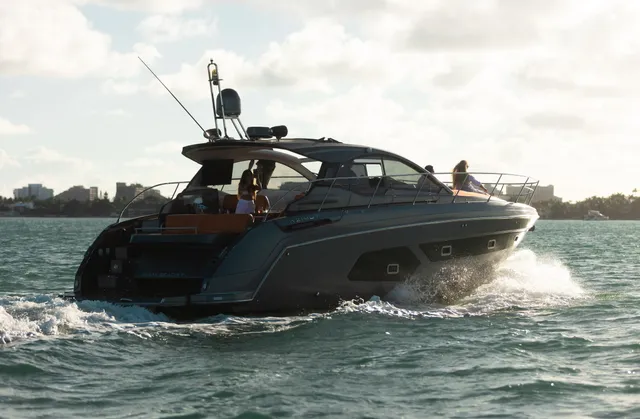 Rent a Azimut motor yacht in Miami, FL near me