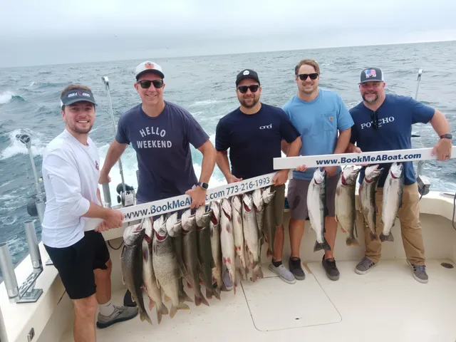 Rent a PACEMAKER YACHTS offshore sport fishing in Chicago, IL near me