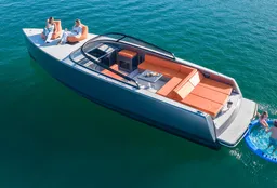 42ft Luxury Yacht Charter In Newport Beach