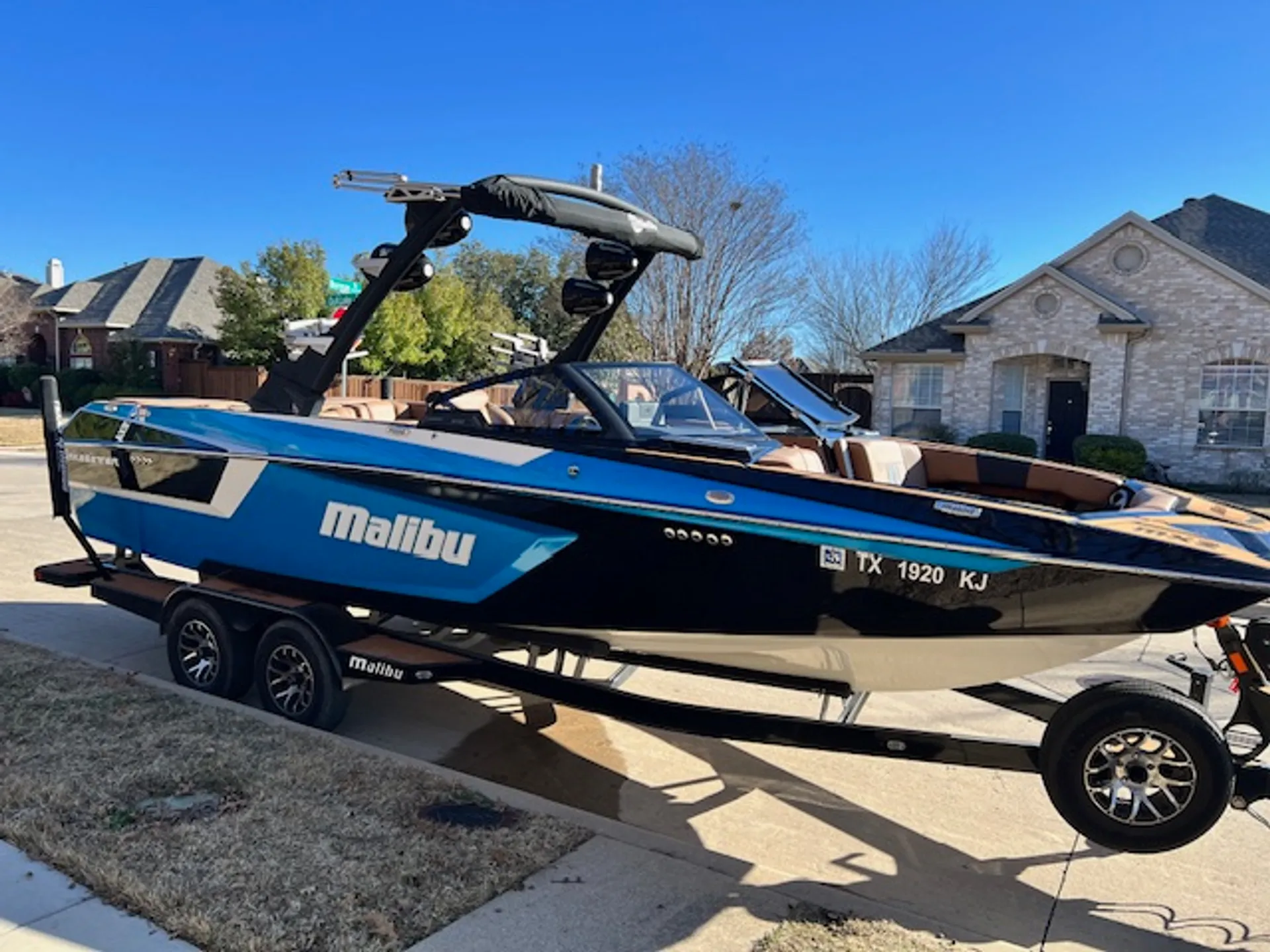 MALIBU BOATS WAKESETTER 24 MXZ in Pottsboro, TX — photo 2