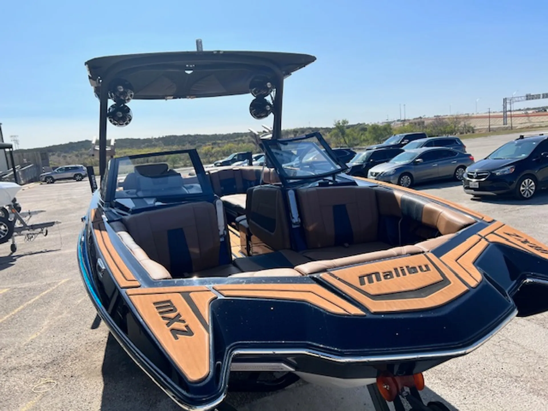 MALIBU BOATS WAKESETTER 24 MXZ in Pottsboro, TX — photo 4