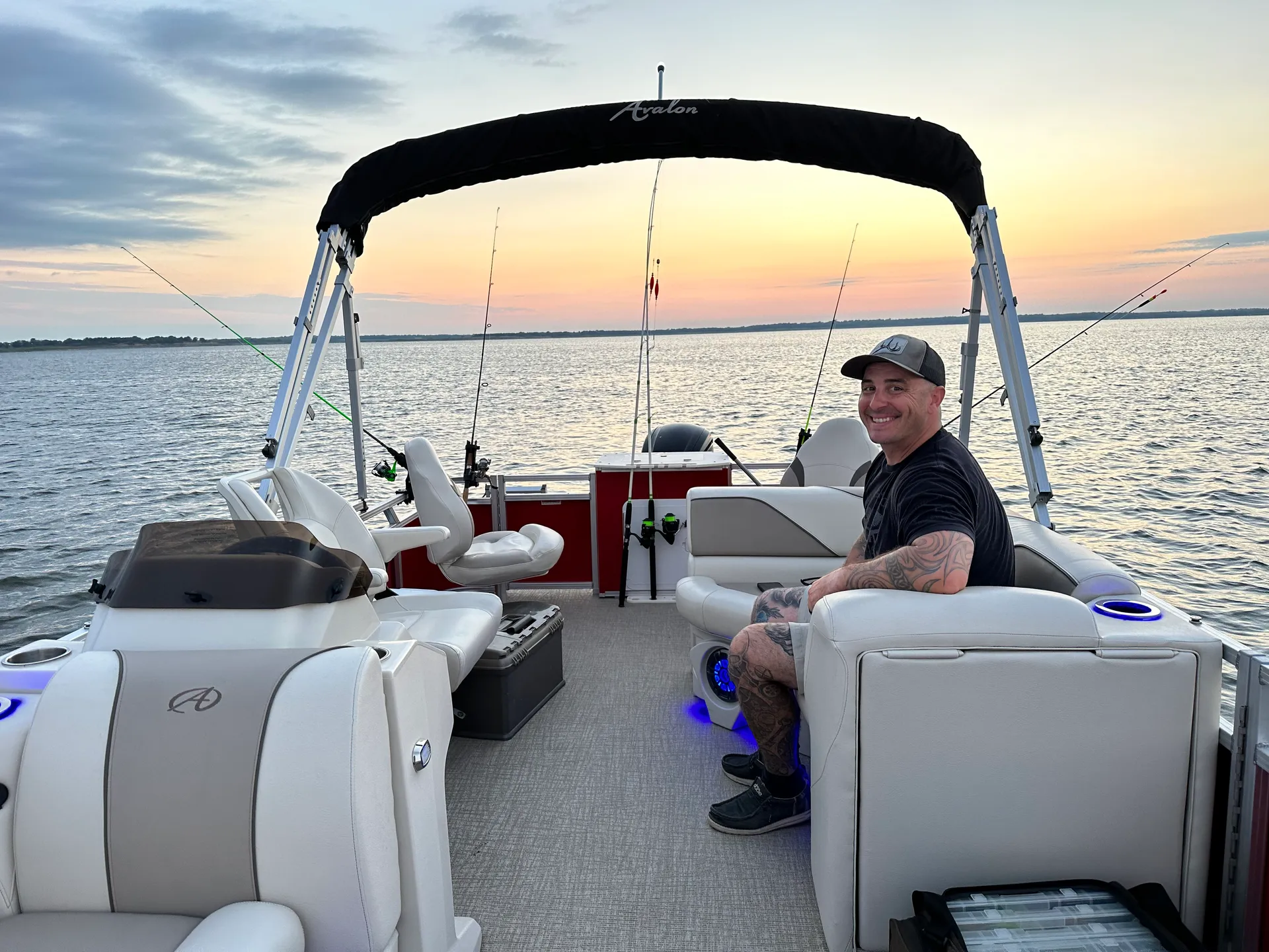 AVALON PONTOONS VENTURE CRUISE BOW FISH 2180 BF in Junction City, KS — photo 3