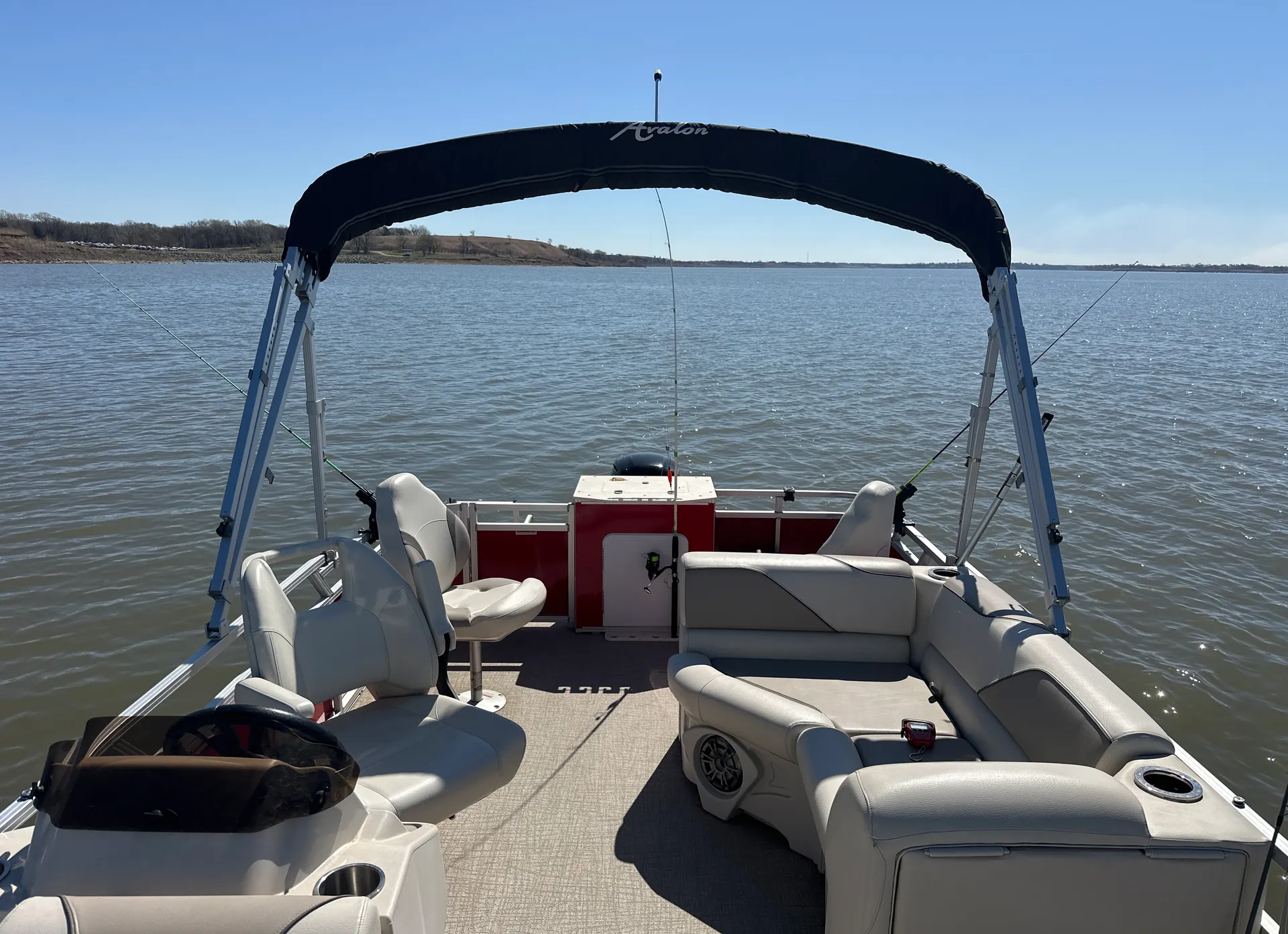 AVALON PONTOONS VENTURE CRUISE BOW FISH 2180 BF in Junction City, KS — photo 2