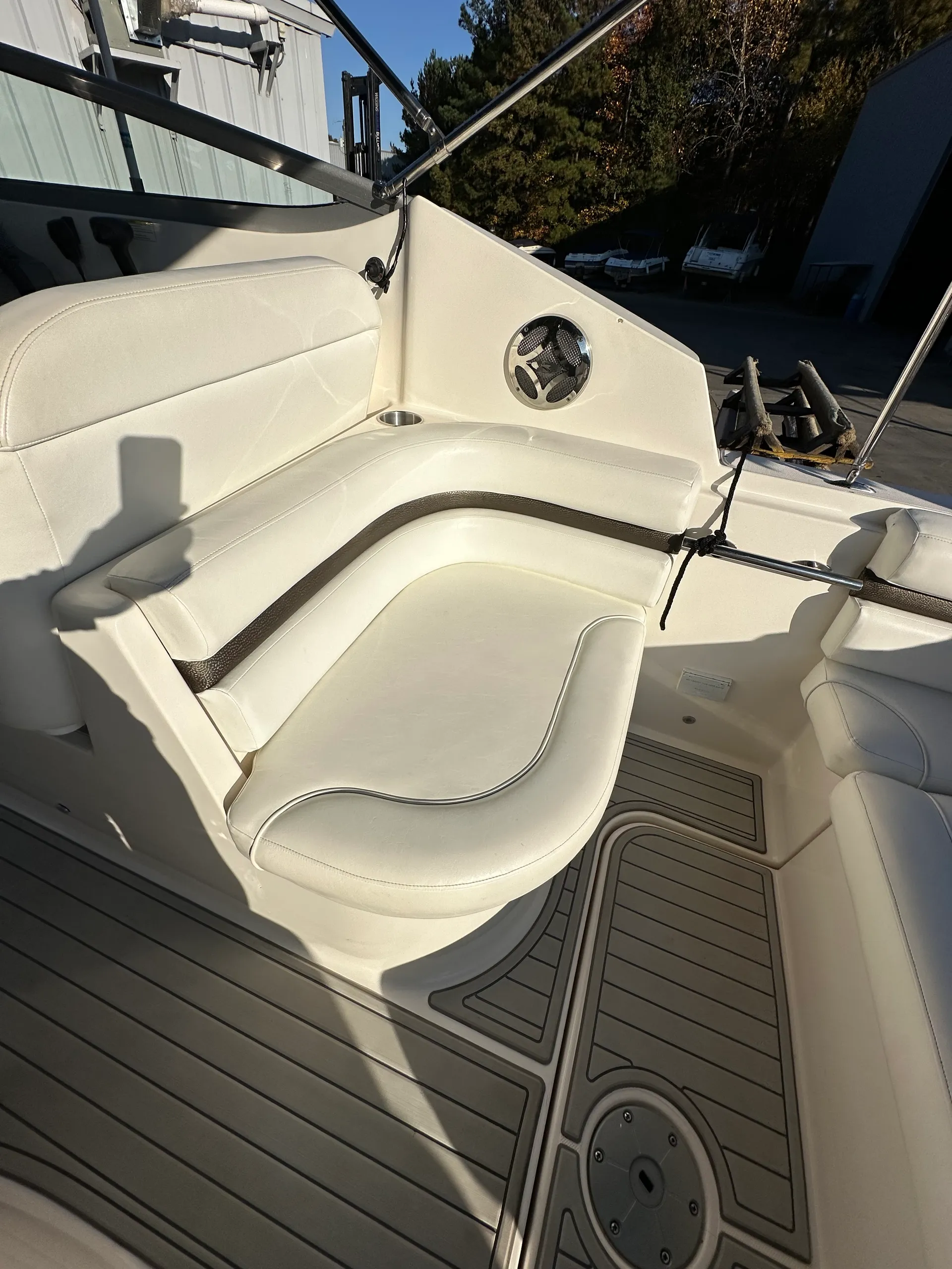 Luxury Boat - Lake Sailing