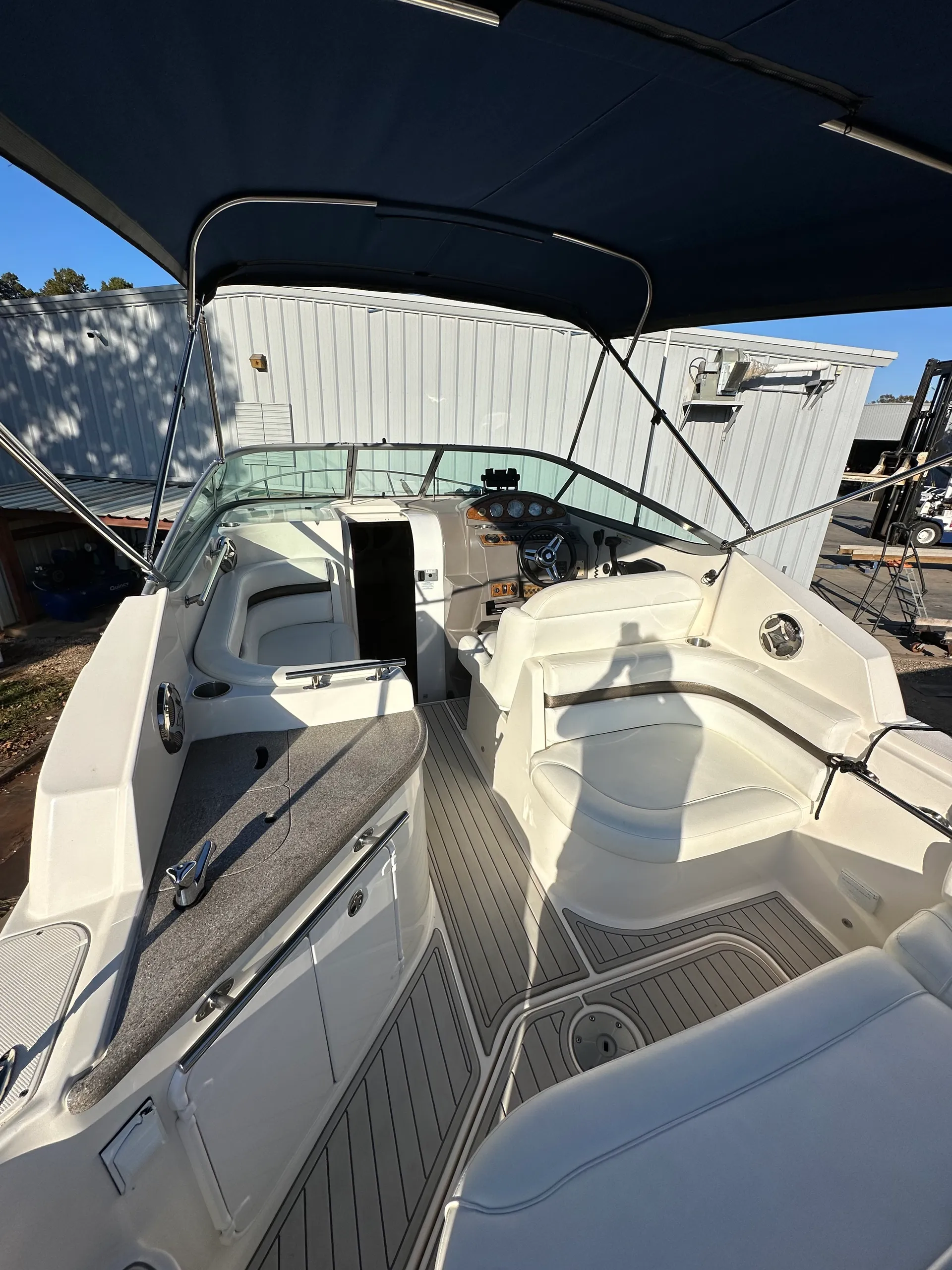 Luxury Boat - Lake Sailing