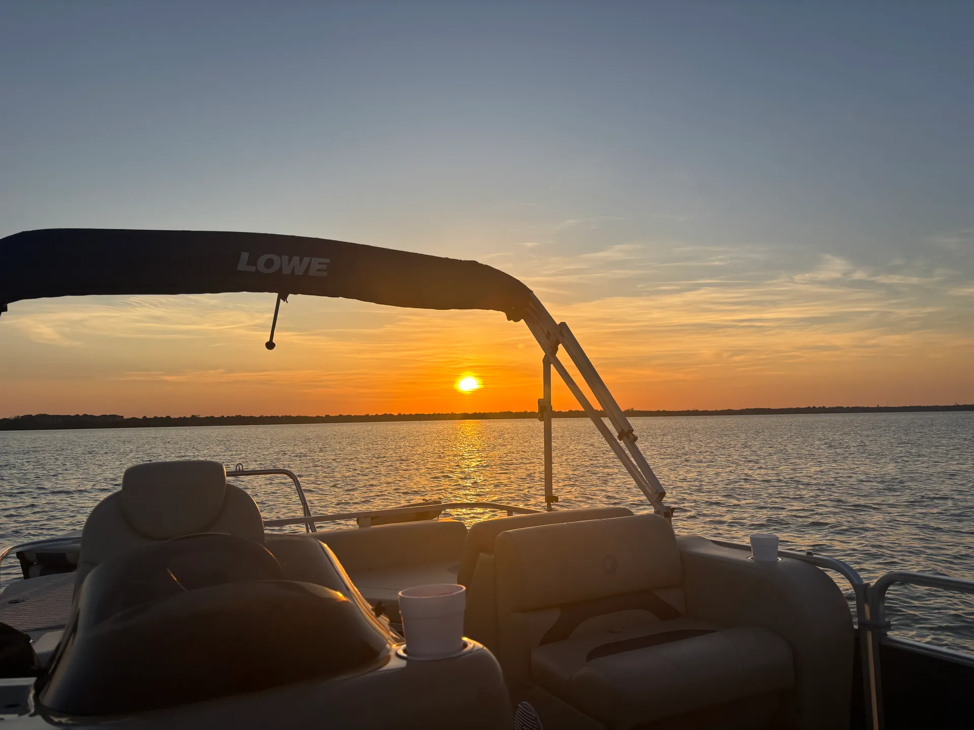 Adventure-Ready 25ft Tritoon – Tubing, Fishing &amp; More!