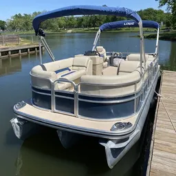 Adventure-Ready 25ft Tritoon – Tubing, Fishing & More!