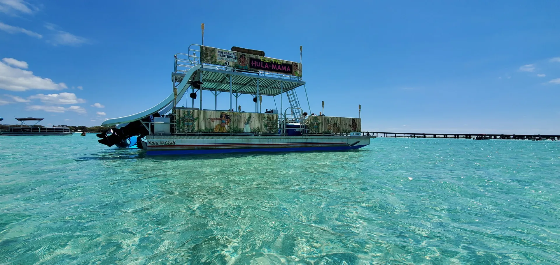 Tiki Themed Hula-Mama 30 ft pontoon 2slides 150 HP Fuel Included 