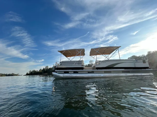 Rent a Tracker pontoon in El Dorado Hills, CA near me