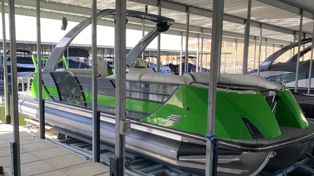 Rent a Trifecta  pontoon in Gravois Mills, MO near me