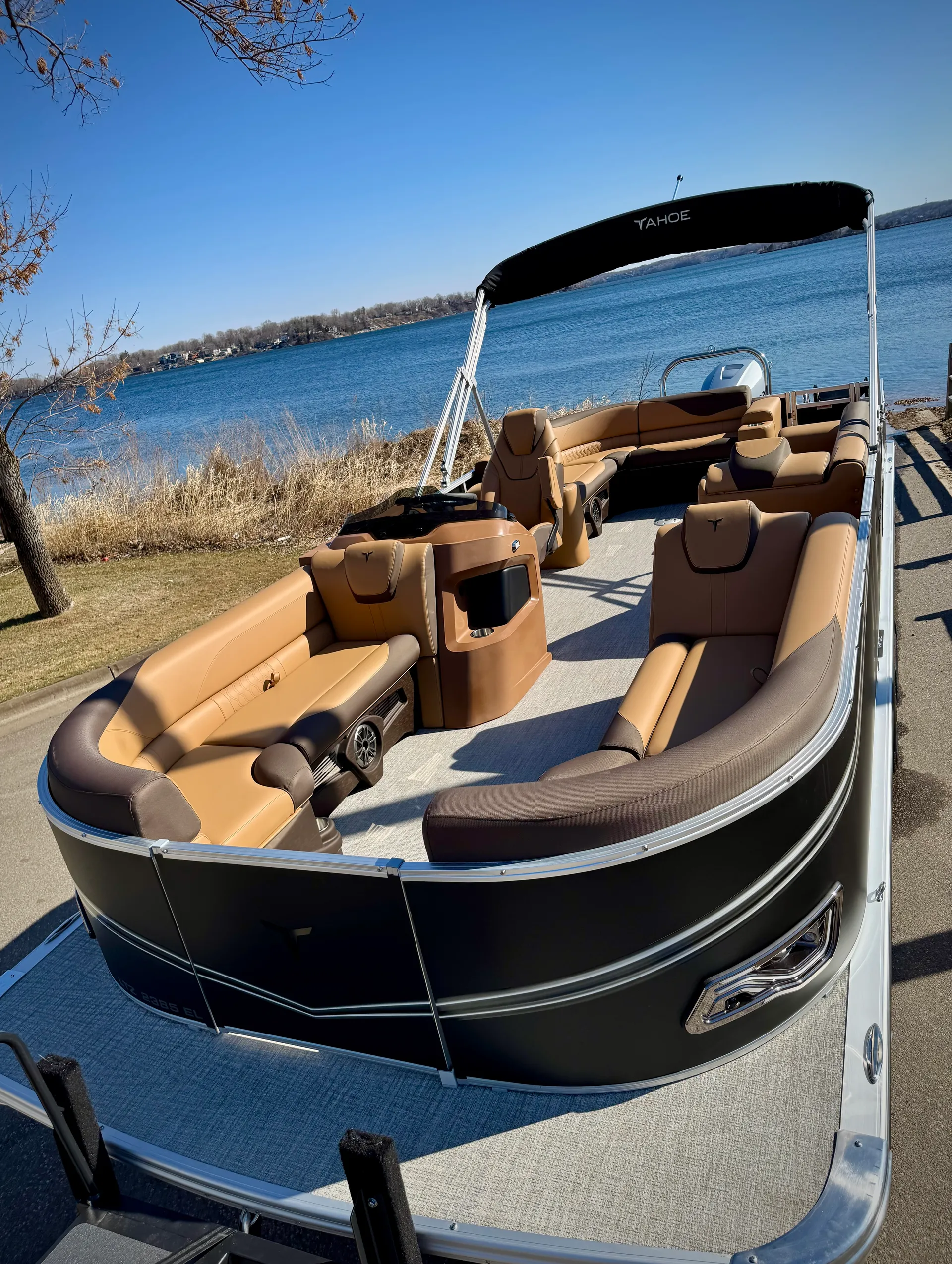 23’ Pontoon Rental 