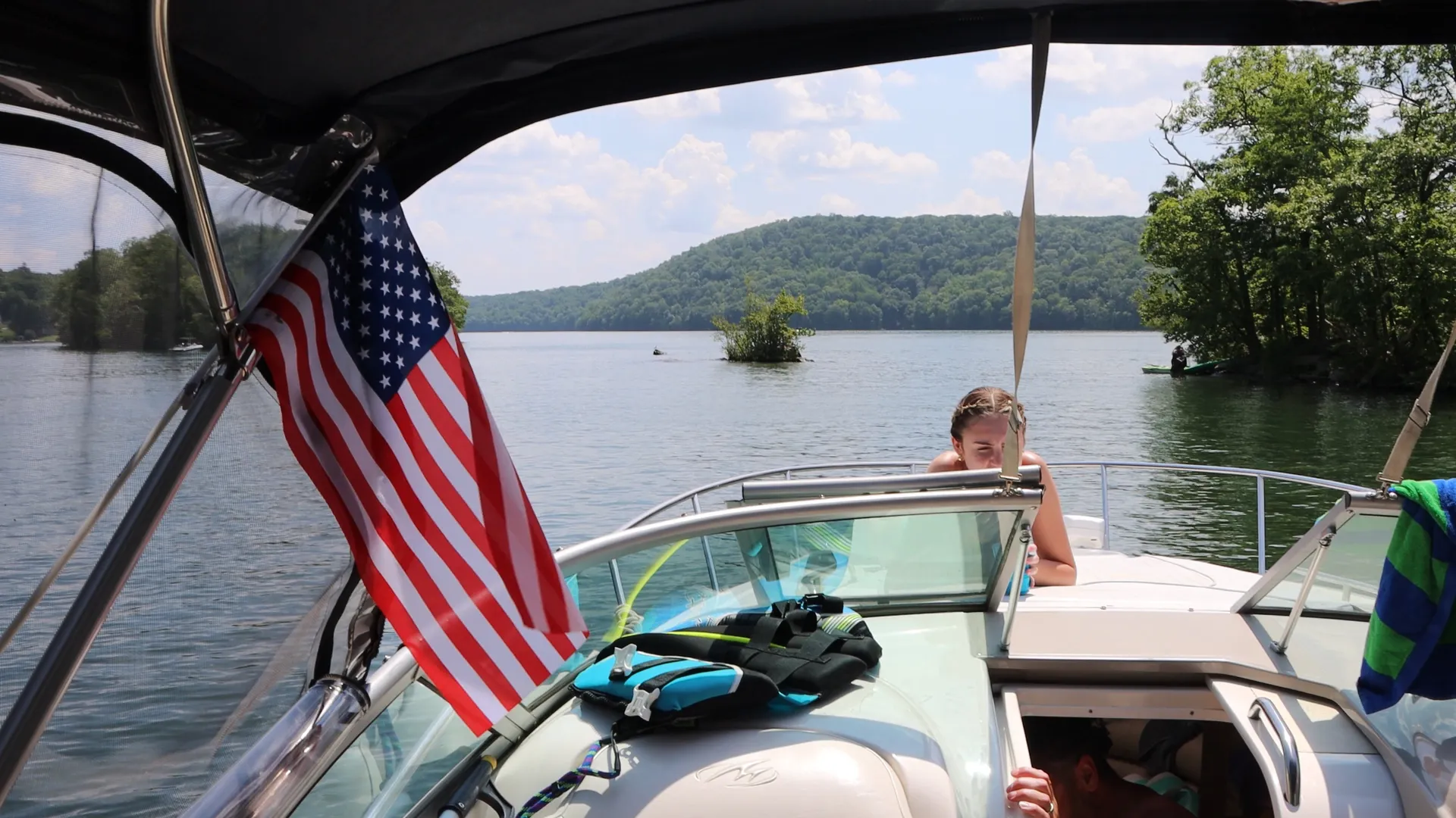 Where Summer Memories Are Made  - Beautiful, Clean 26 Foot Cruiser
