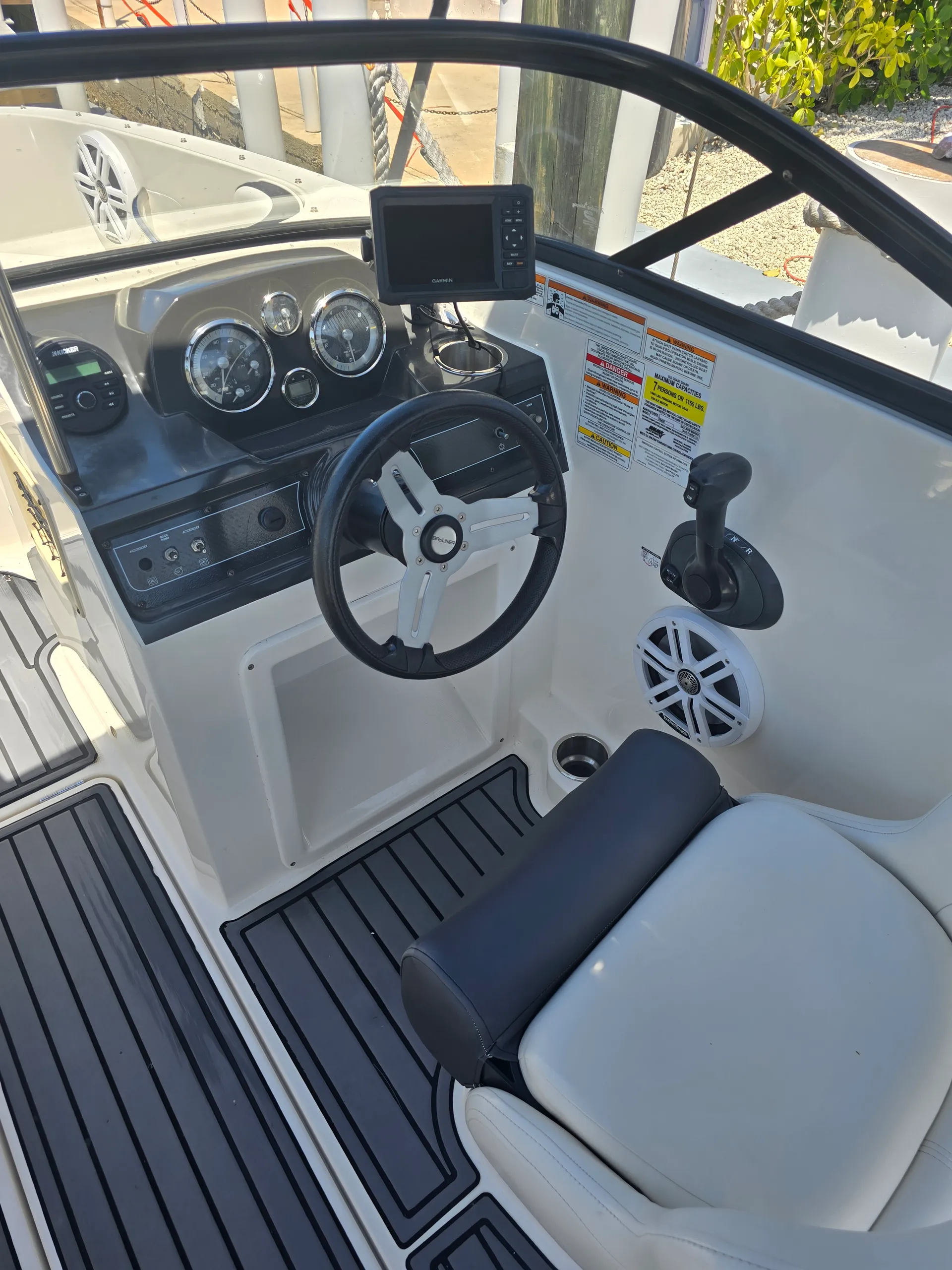 BAYLINER VR4 BOWRIDER OB in Marco Island, FL — photo 5