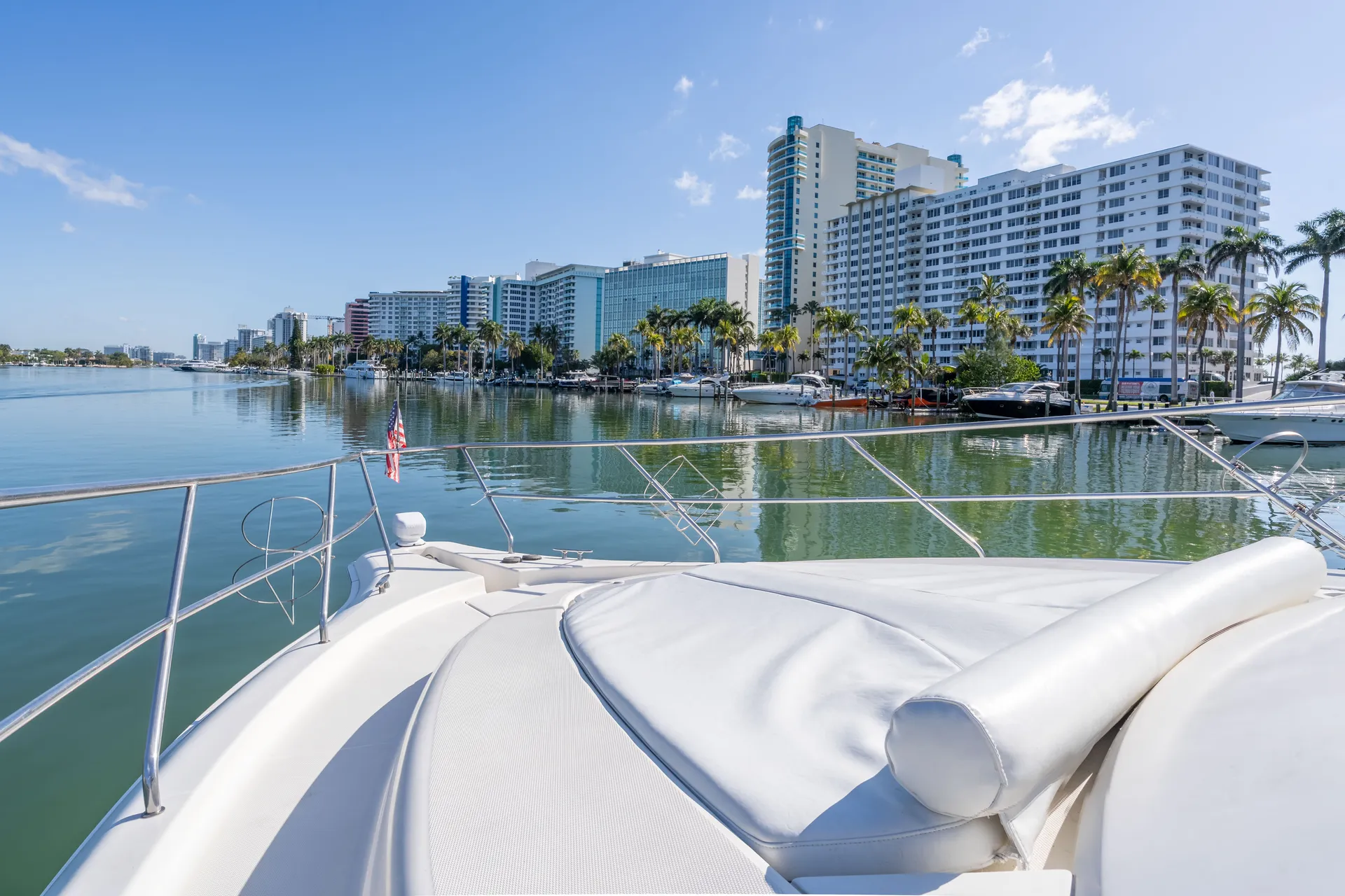 46” SPORT BRIDGE YACHT