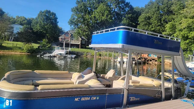 Rent a TAHOE PONTOONS pontoon in Mooresville, NC near me