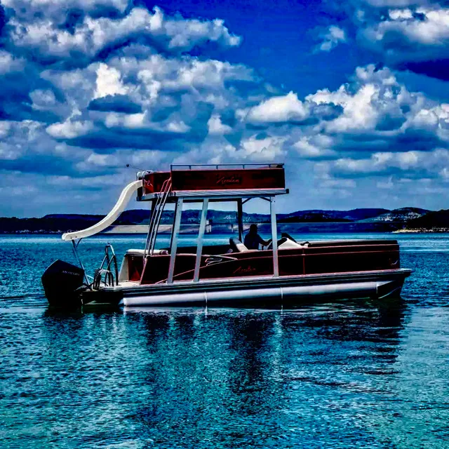 Rent a Avalon pontoon in Canyon Lake, TX near me