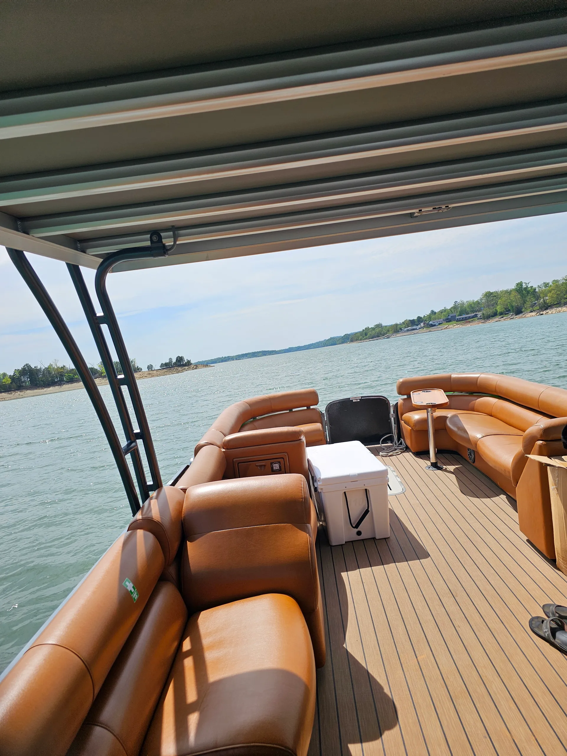 Lakeside Paradise Escape