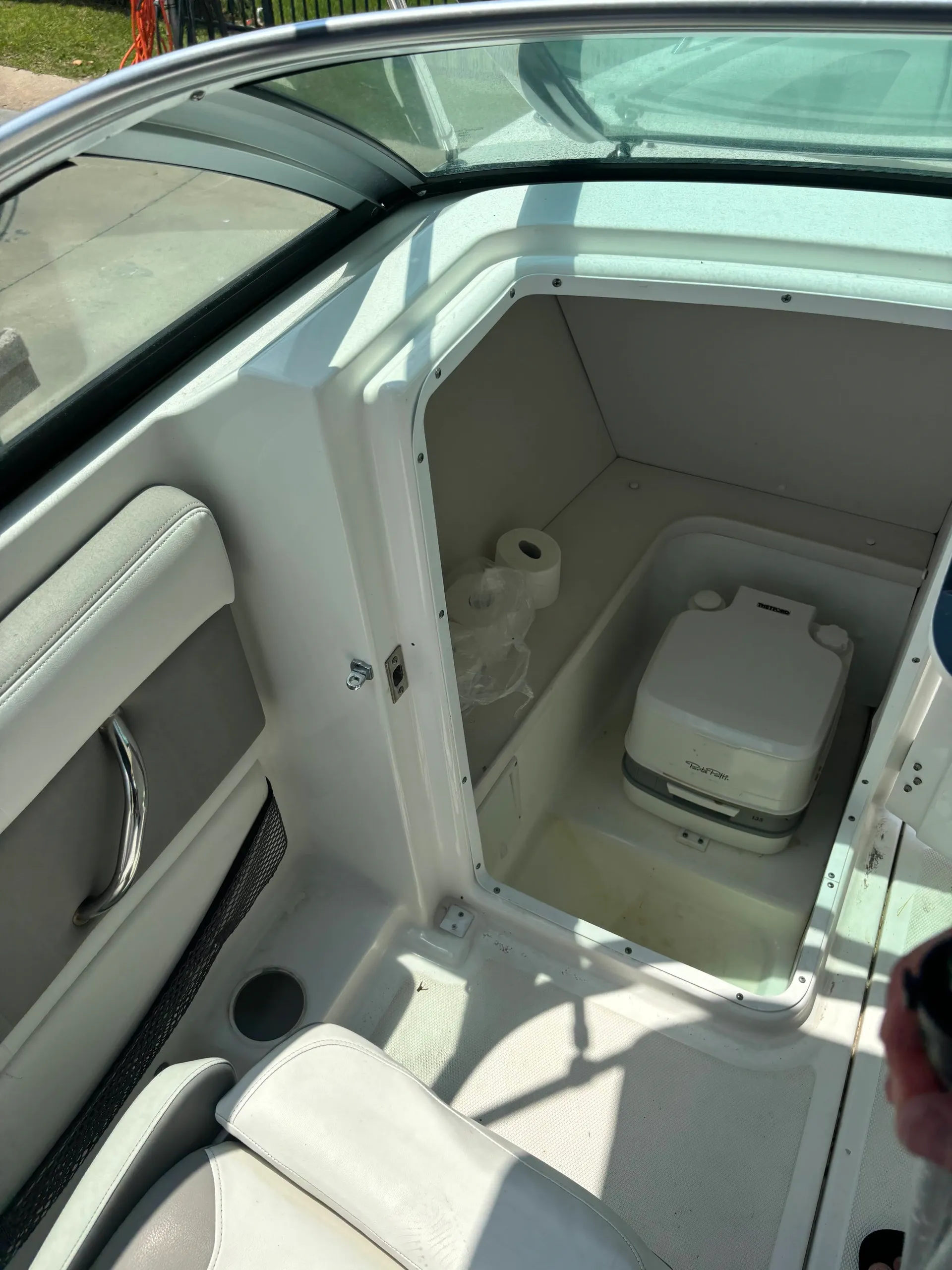 FOUR WINNS HD 220 OB in North Charleston, SC — photo 5