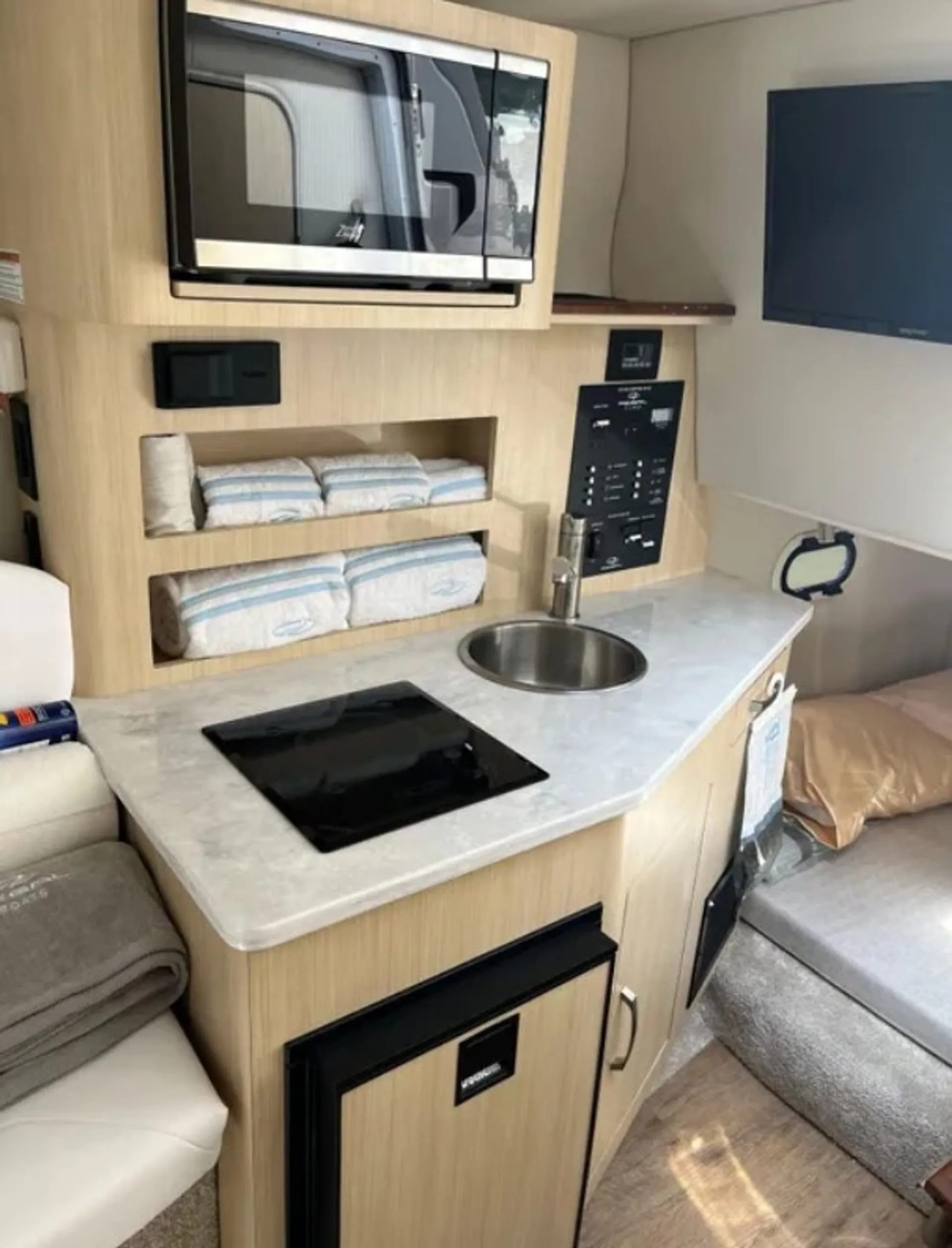 Sandbar or Sunset Cruise on this 27 foot cabin cruiser