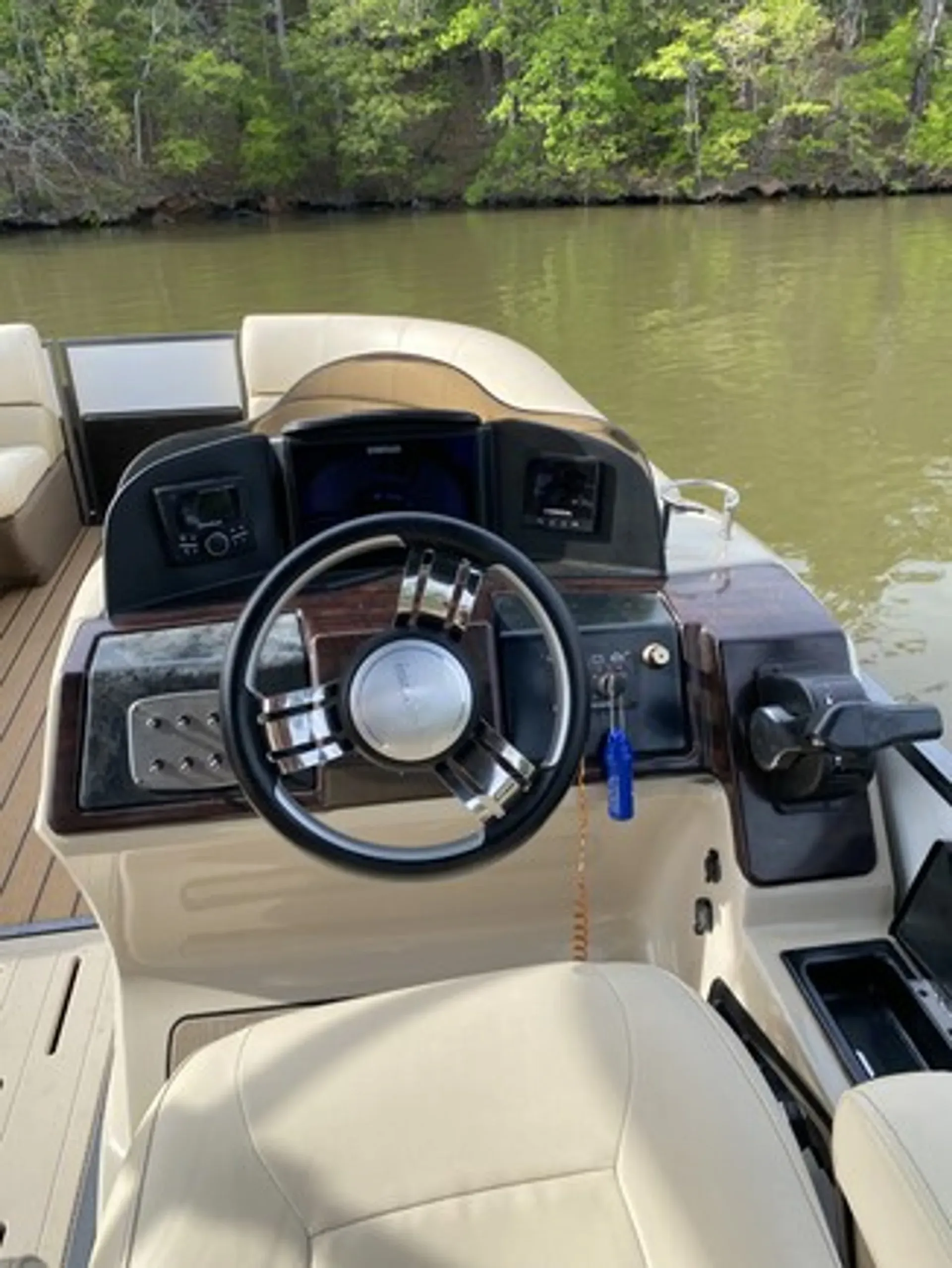 Coach 230 RL Tritoon – 23’ Pontoon for Lake Martin Fun 