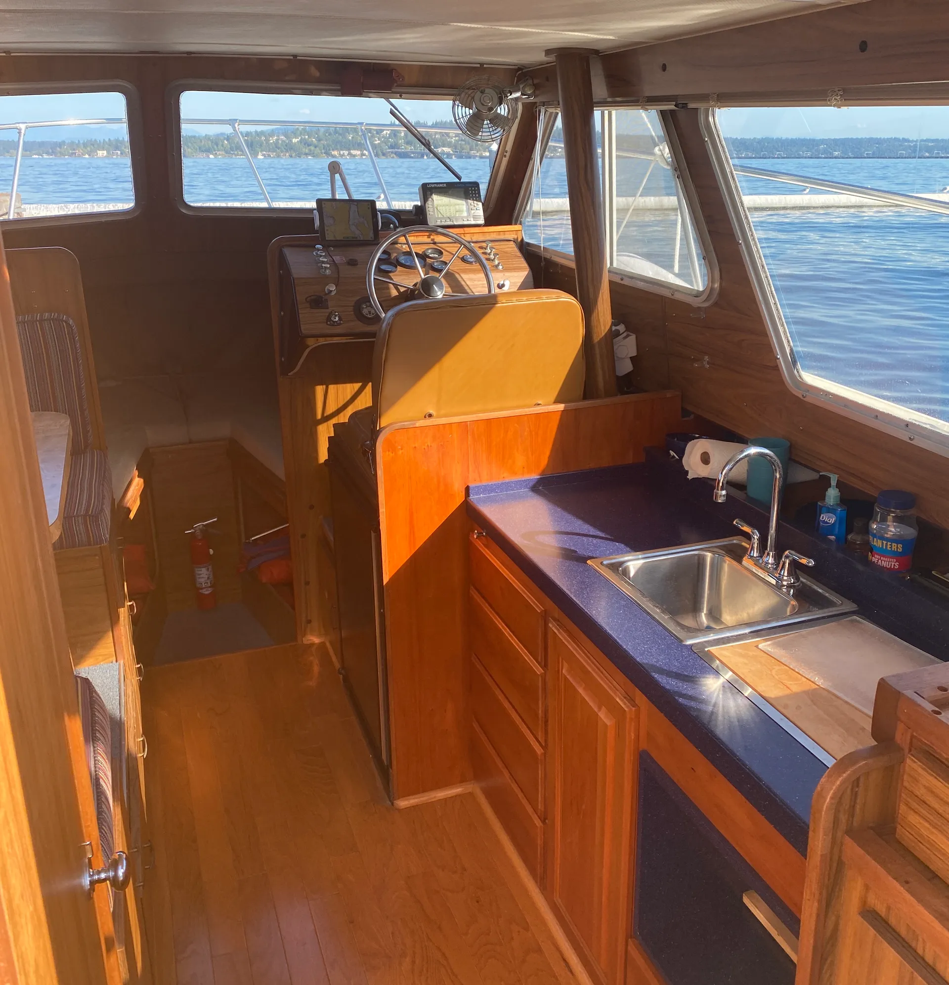 Tollycraft Boats 26 Sedan in Seattle, WA — photo 5