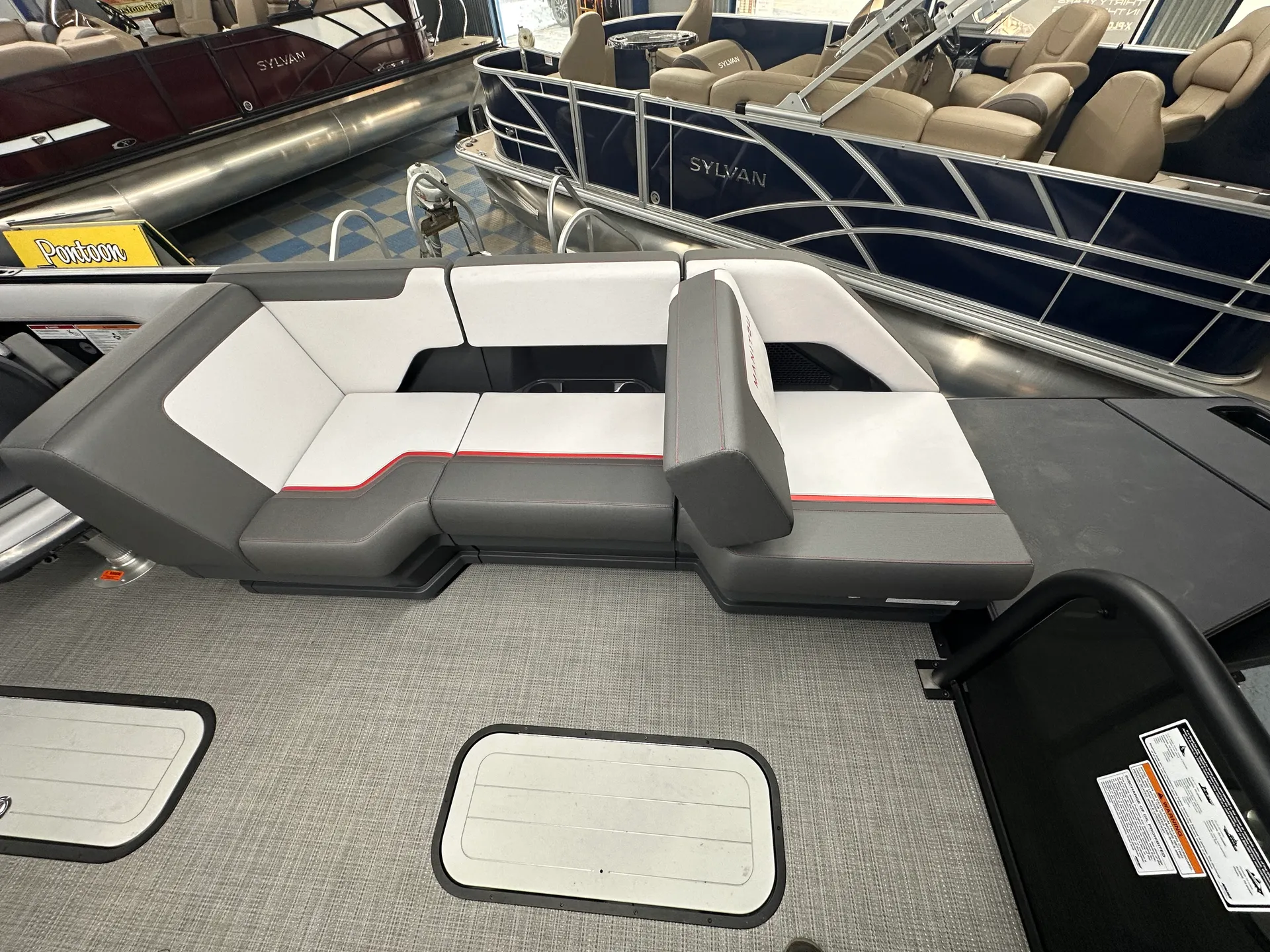 2024 Manitou Cruise Switchback 22 Max Pontoon *Private Side Only*