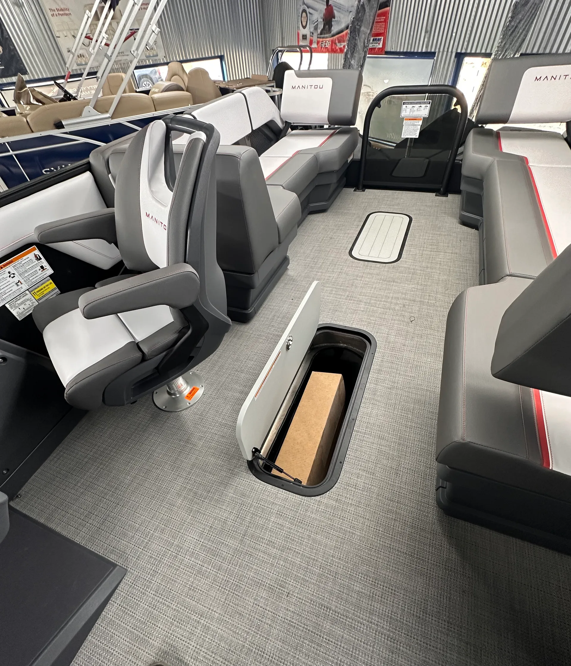 2024 Manitou Cruise Switchback 22 Max Pontoon *Private Side Only*