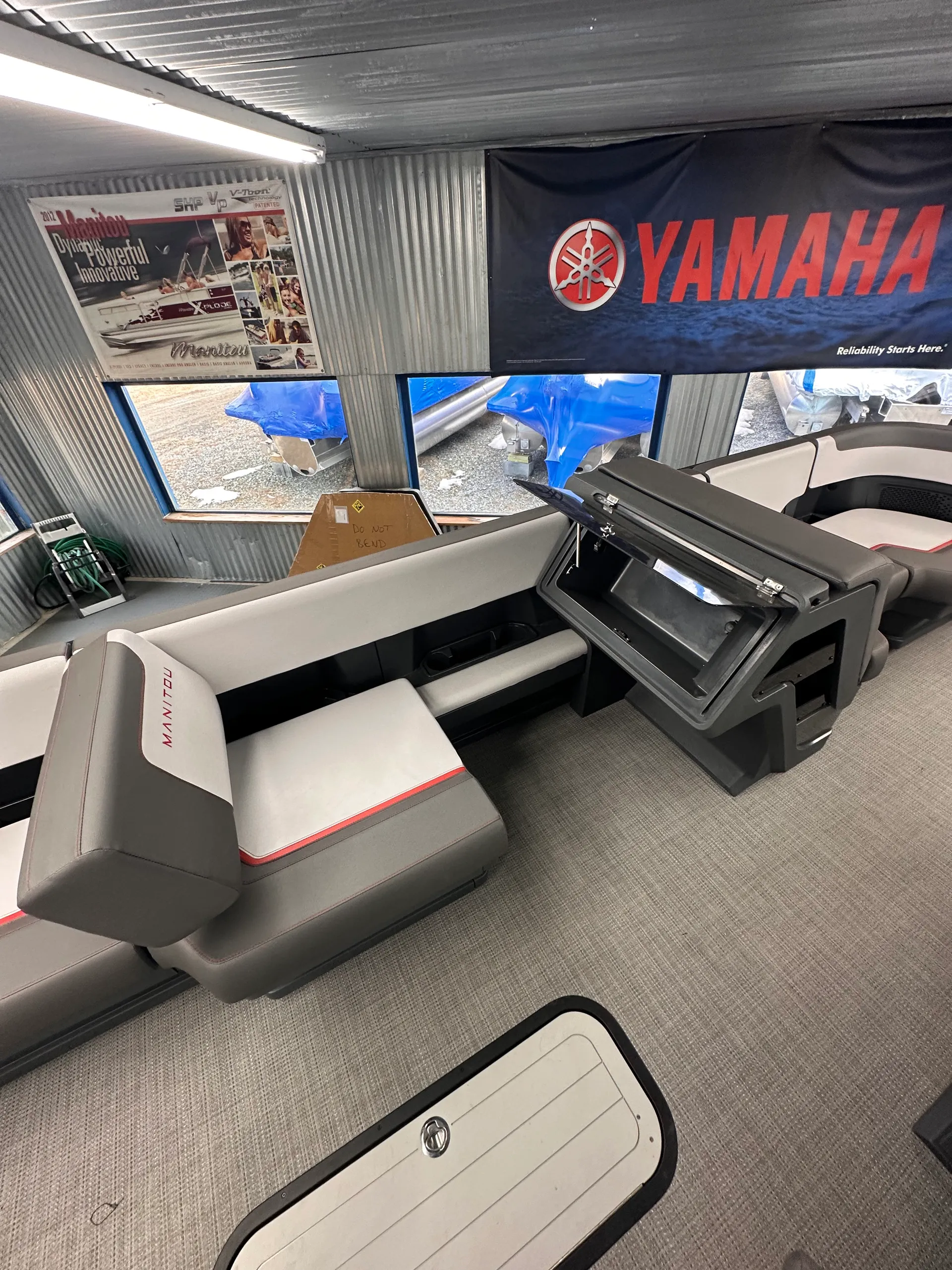 2024 Manitou Cruise Switchback 22 Max Pontoon *Private Side Only*