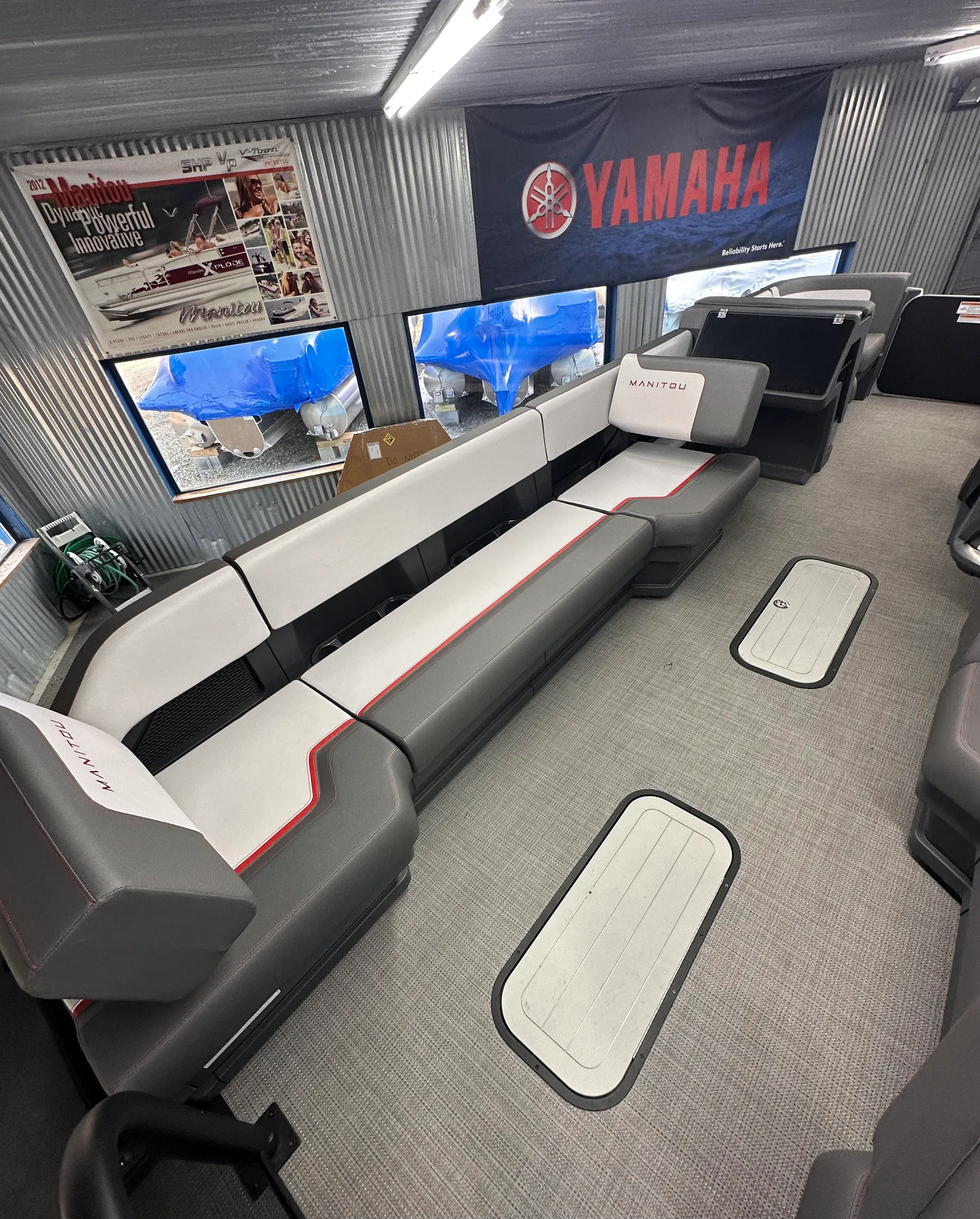 2024 Manitou Cruise Switchback 22 Max Pontoon *Private Side Only*