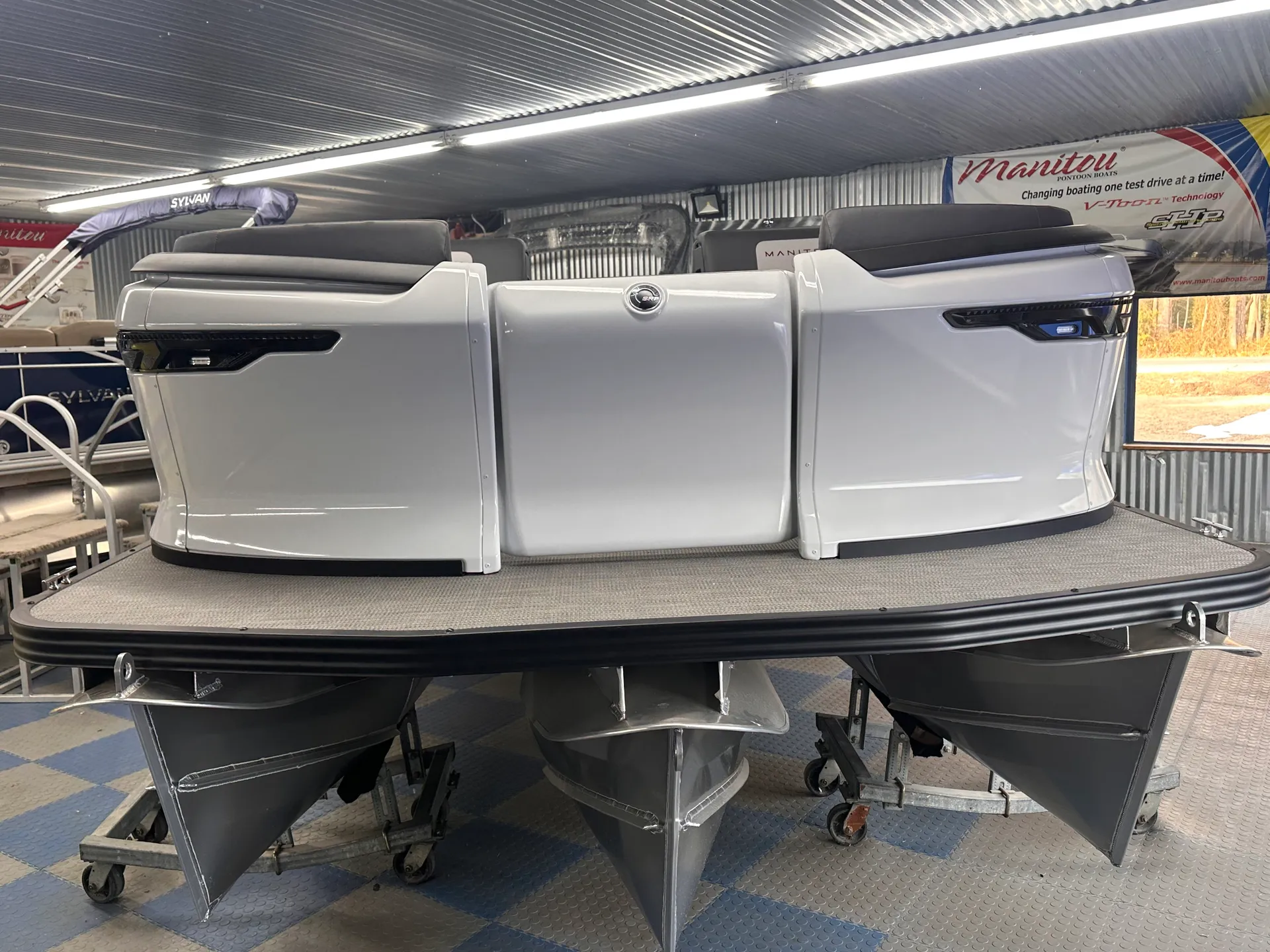 2024 Manitou Cruise Switchback 22 Max Pontoon *Private Side Only*