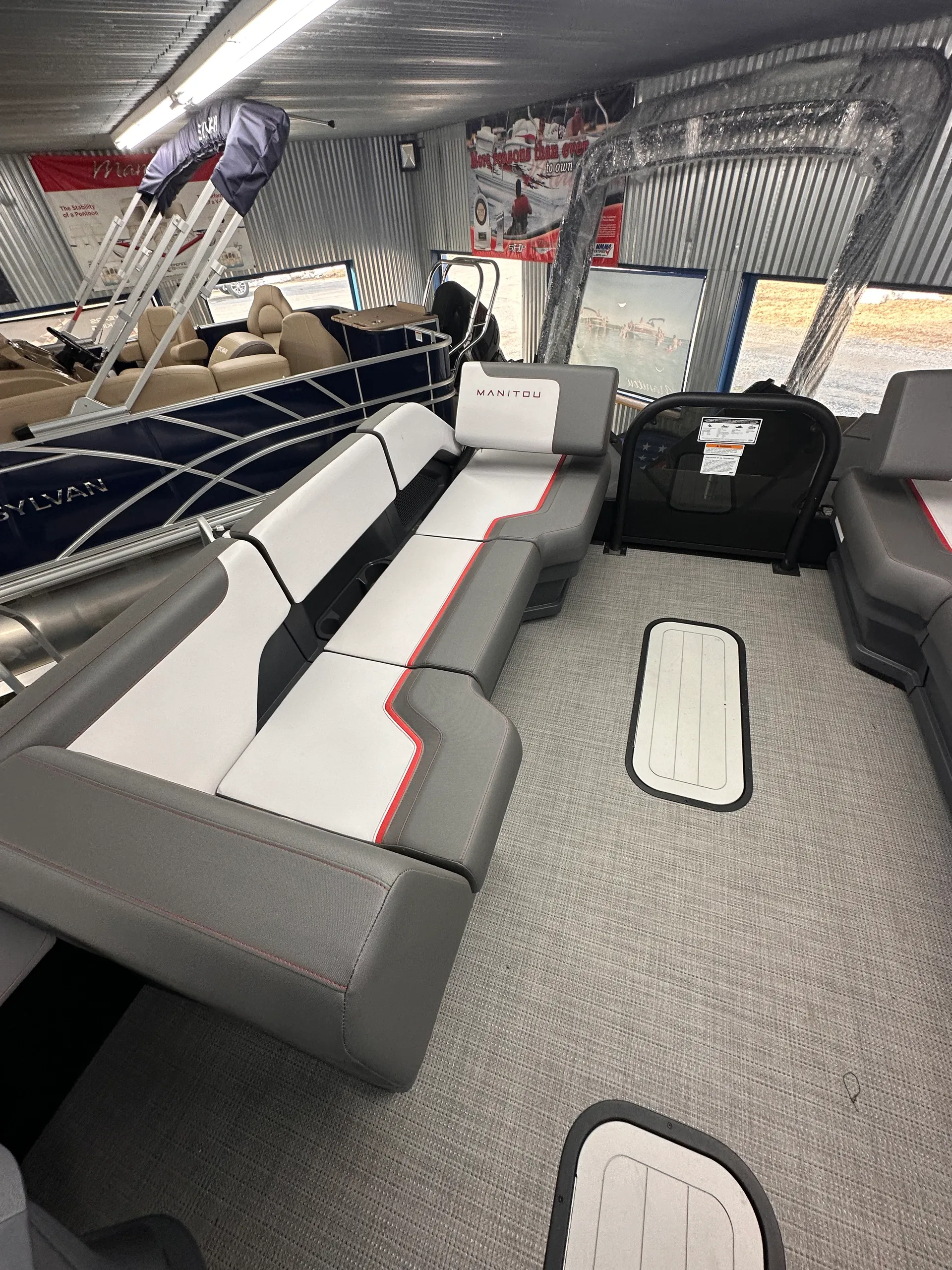 2024 Manitou Cruise Switchback 22 Max Pontoon *Private Side Only*