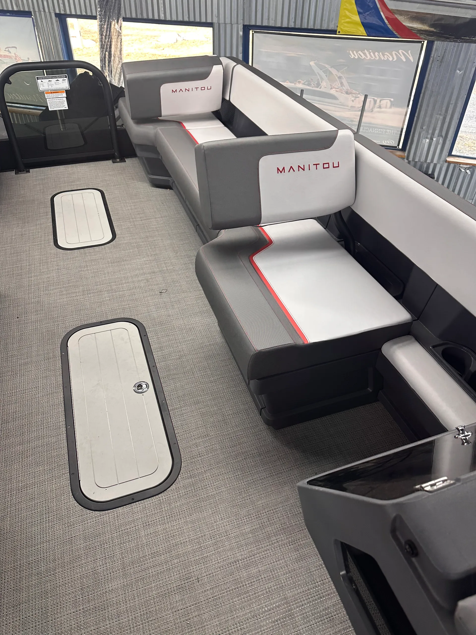 2024 Manitou Cruise Switchback 22 Max Pontoon *Private Side Only*