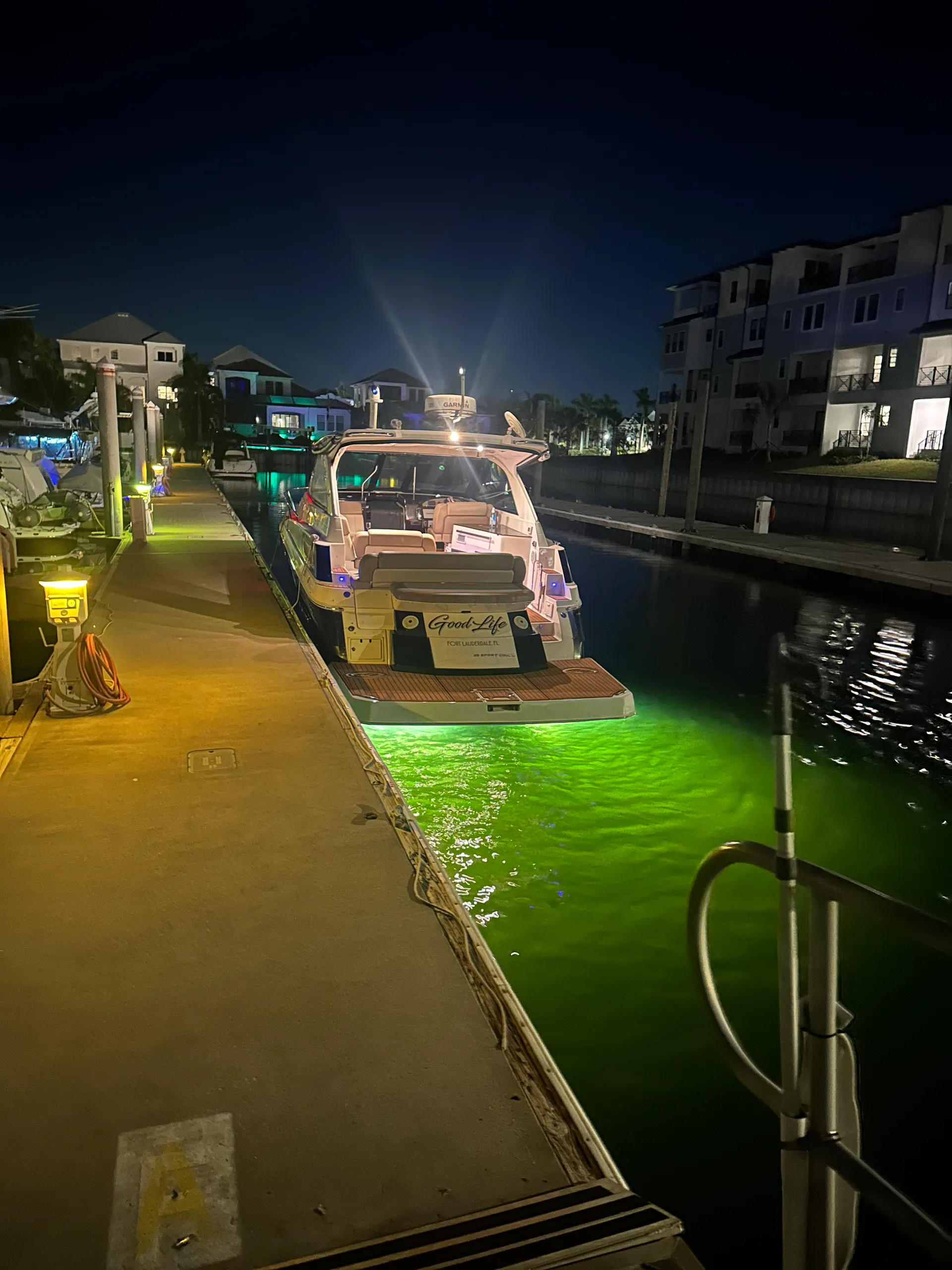 38ft Regal Sport Coupe Yacht - Lets Have Extreme Fun!