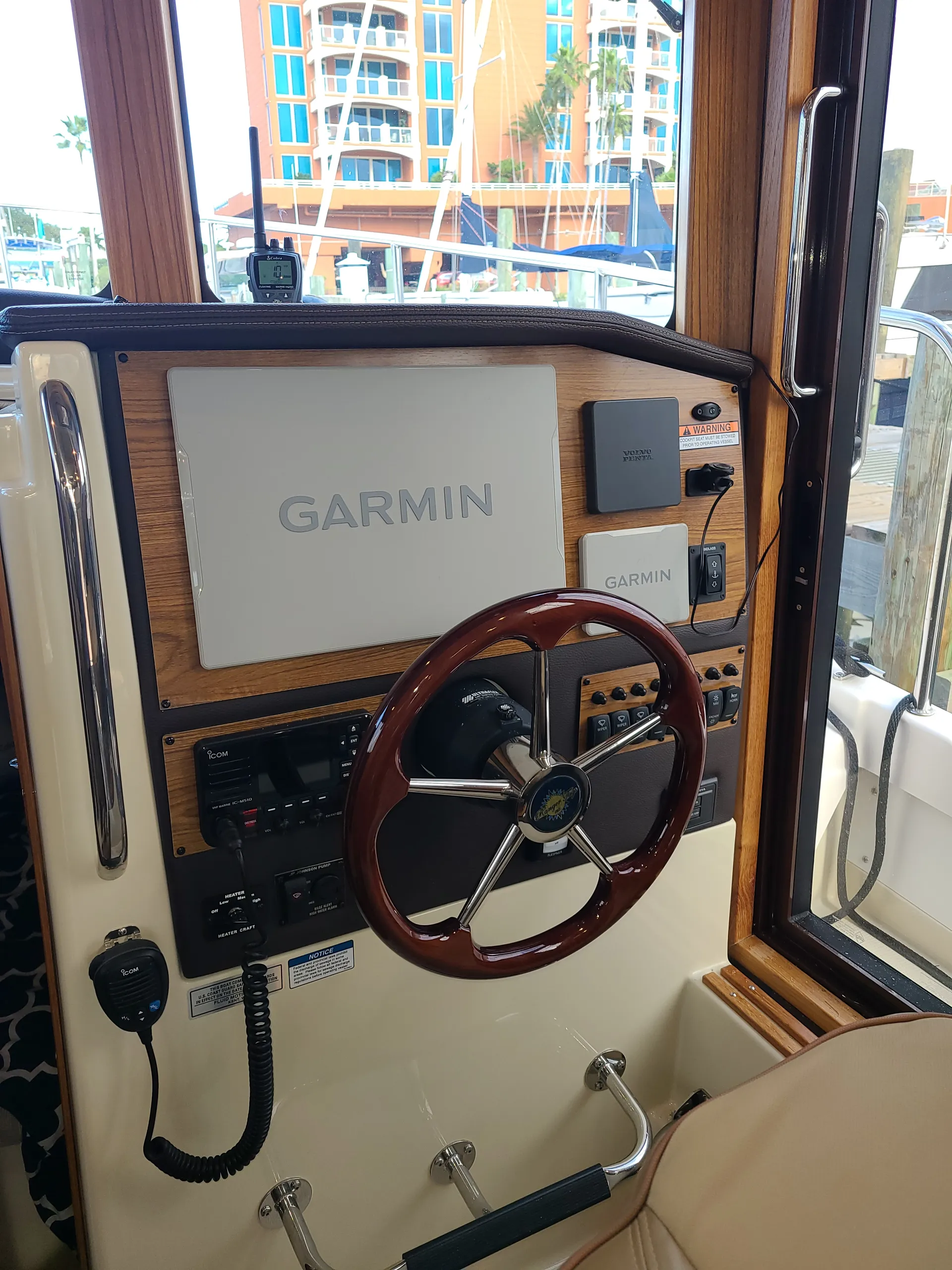 Ranger Luxury Command Bridge