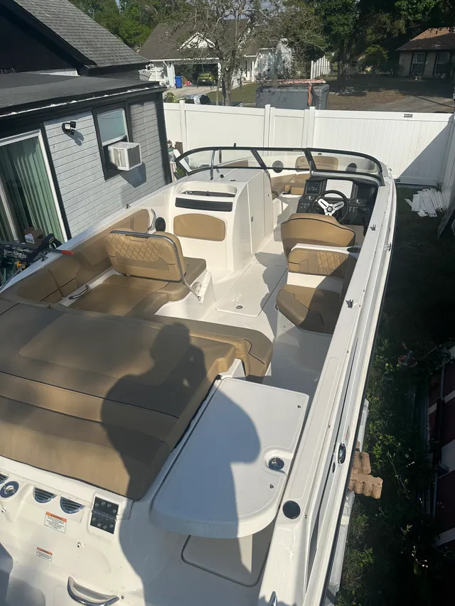 Rent a jet boat in Valrico, FL near me