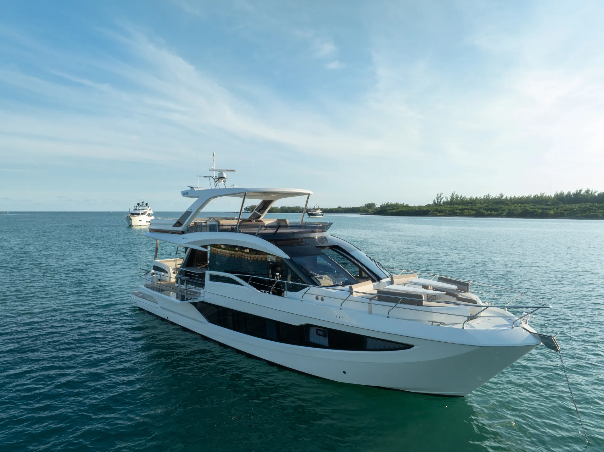 Galeon 640 FLY in Miami Beach, FL — photo 2
