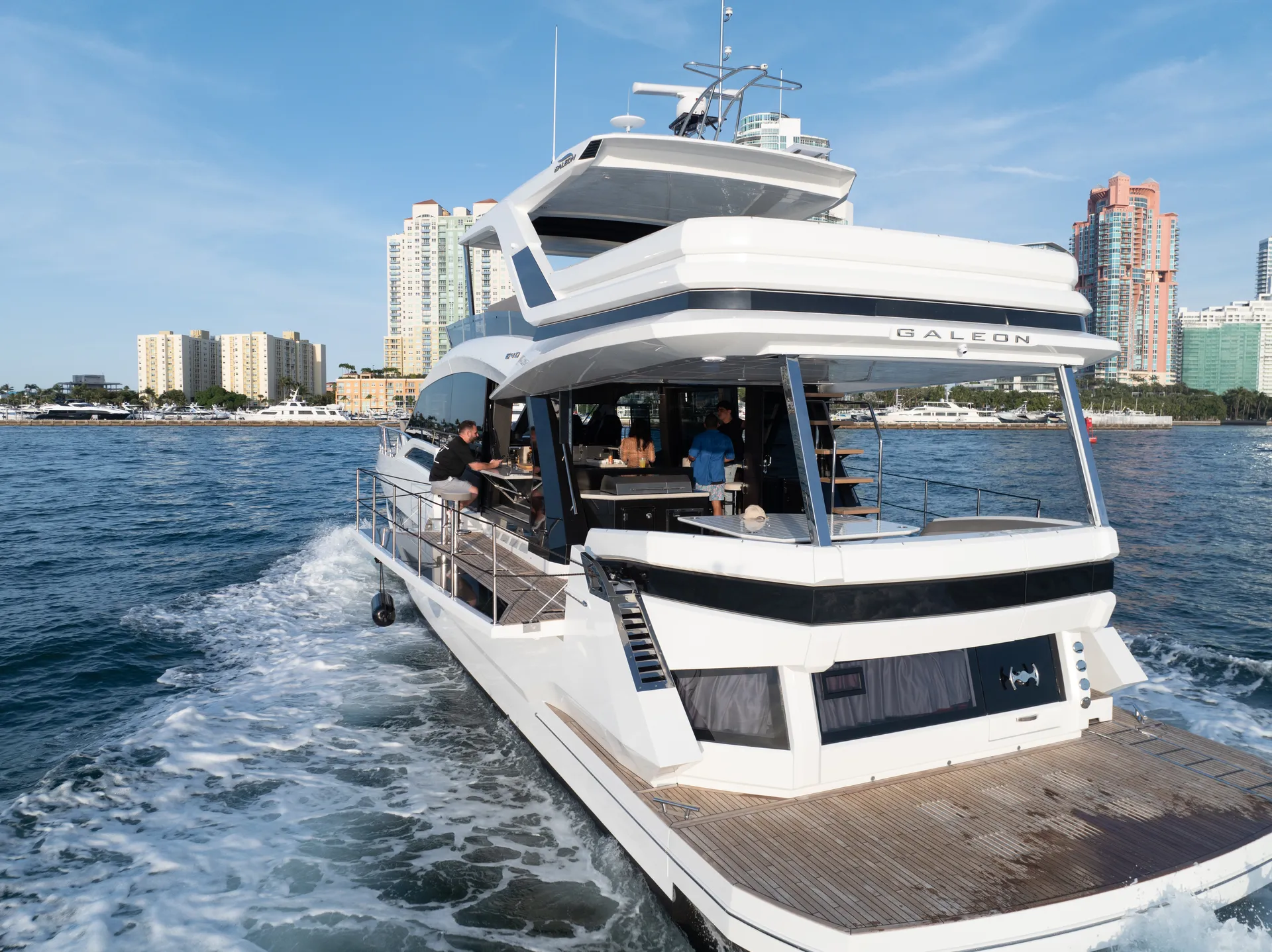 Galeon 640 FLY in Miami Beach, FL — photo 4