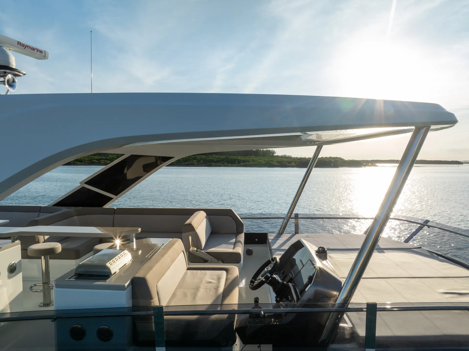 Galeon 640 FLY in Miami Beach, FL — photo 6