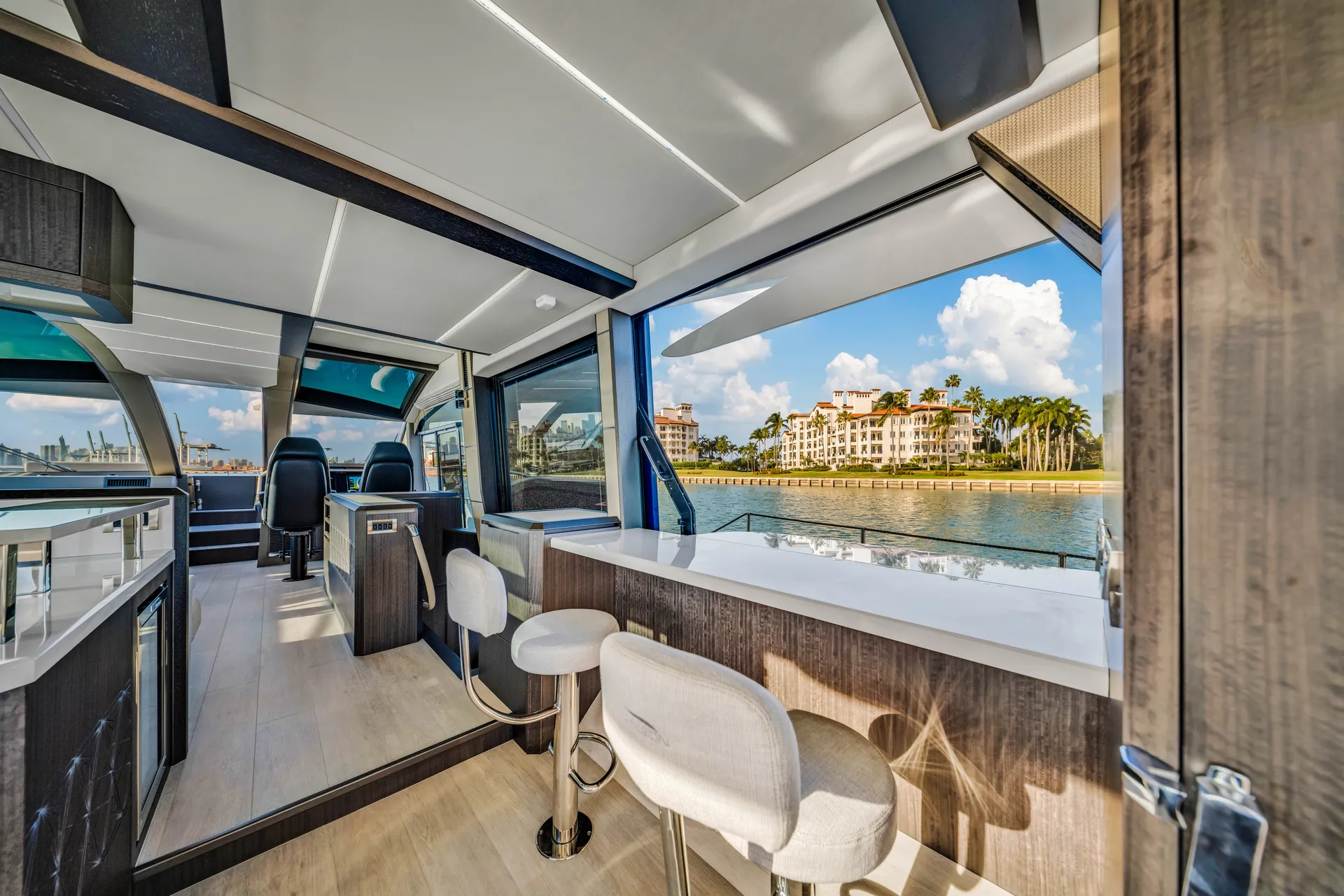 Galeon 640 FLY in Miami Beach, FL — photo 10