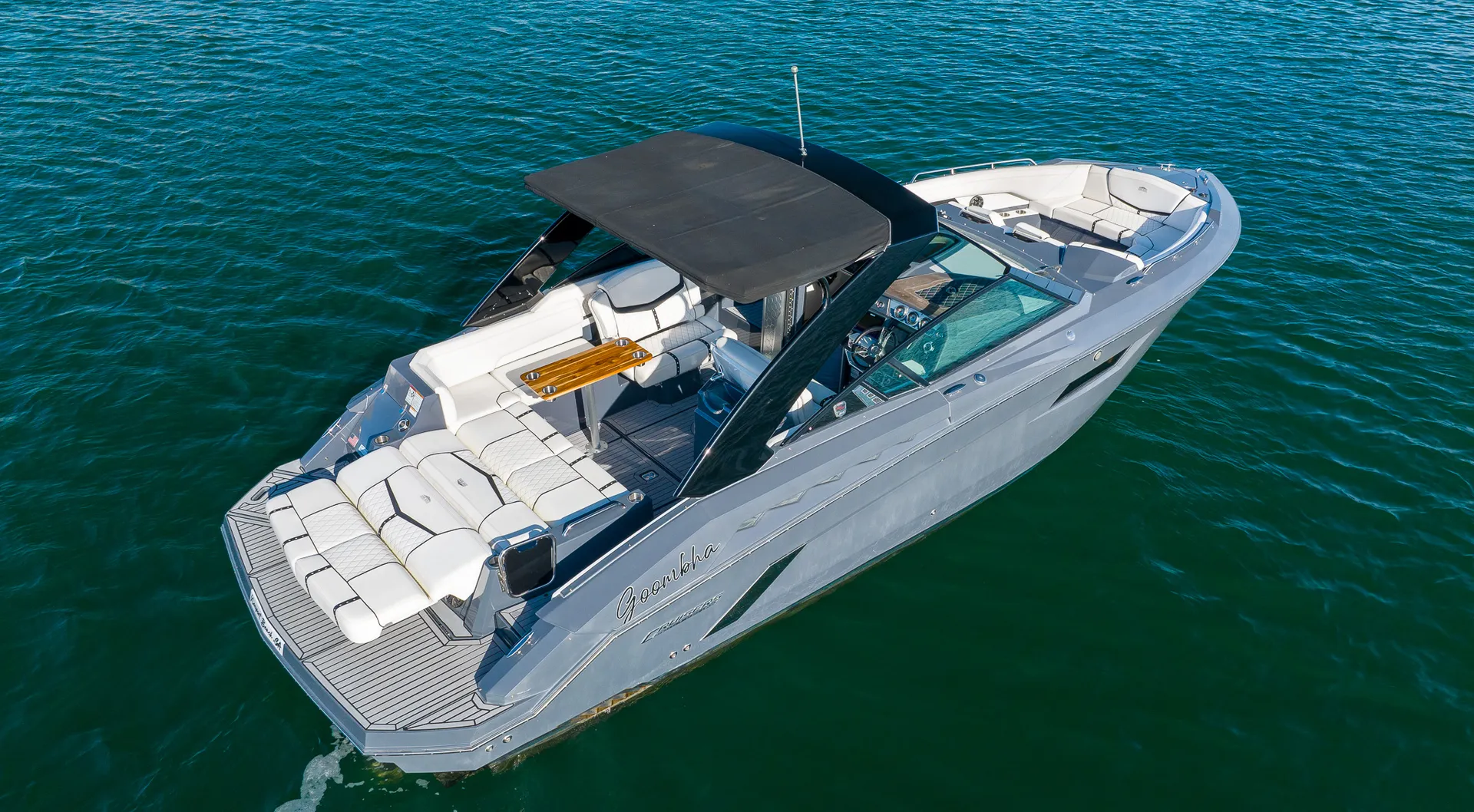 Cruisers Yachts 34 GLS in Avalon, CA — photo 2