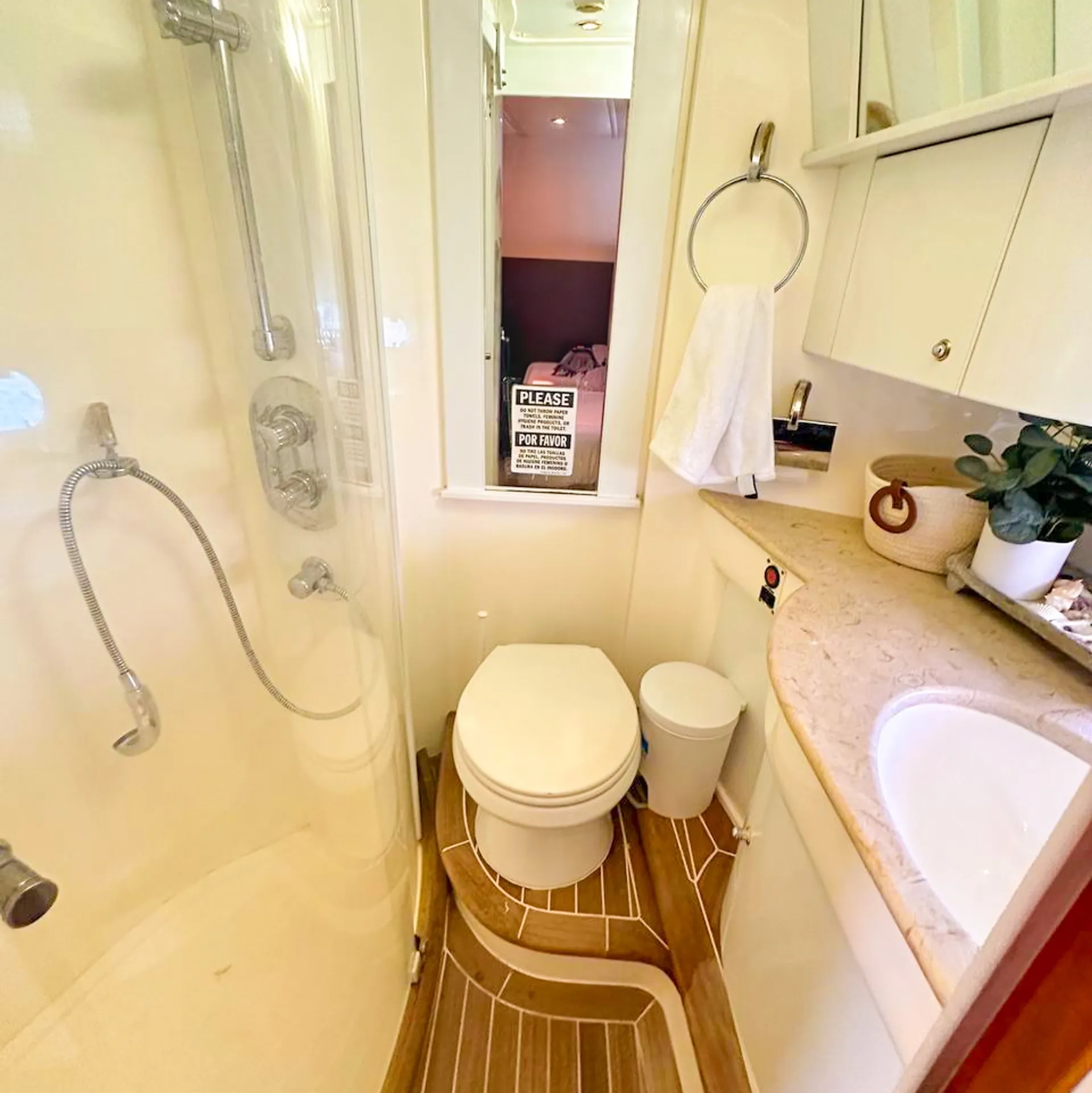  Miami 50ft luxurious Yacht . Jetski available
