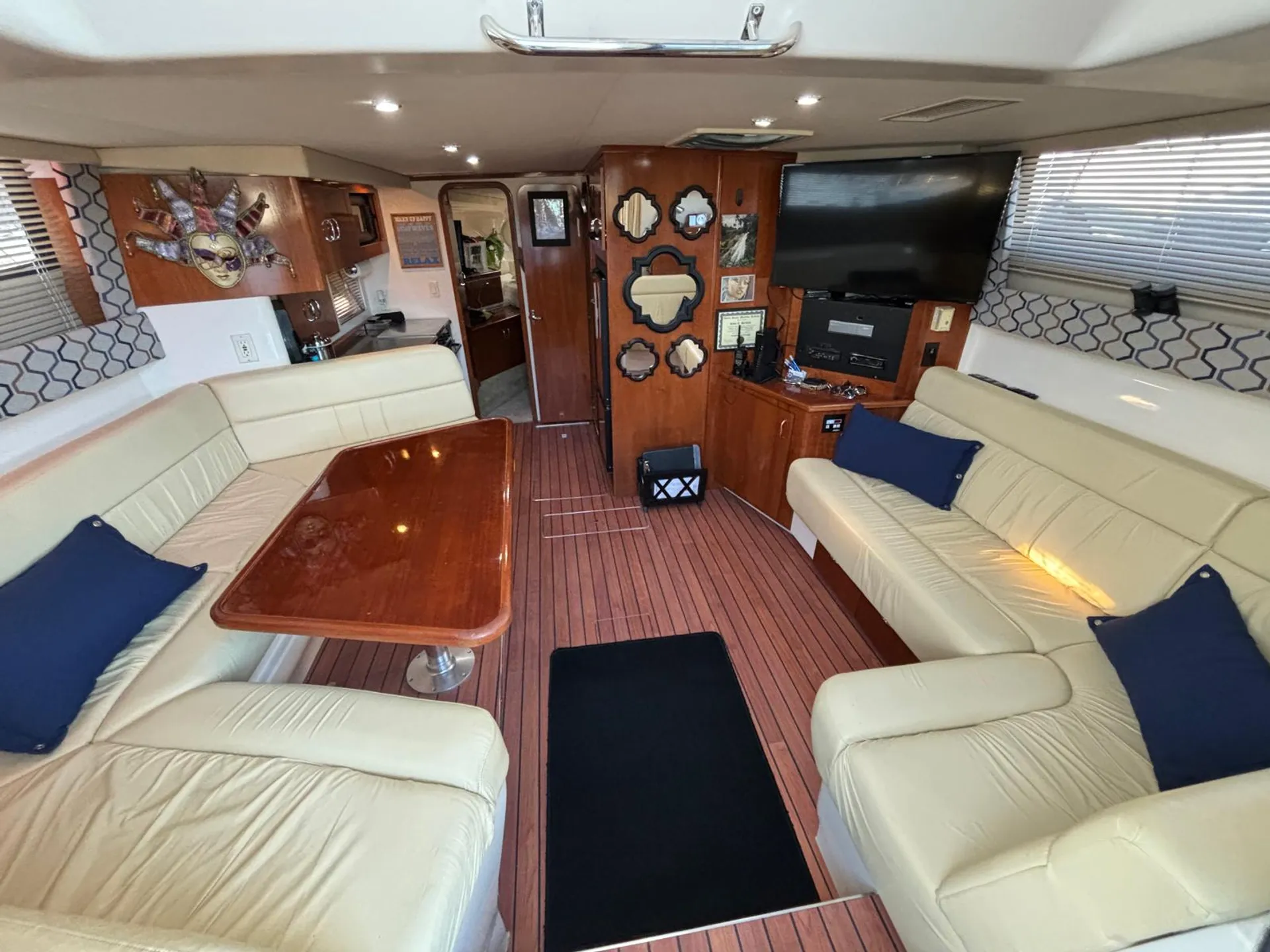 ⭐️IF YOU HAVE UP TO 6 IN YOUR GROUP THEN WE’RE "JUST RIGHT" FOR YOU 🌤