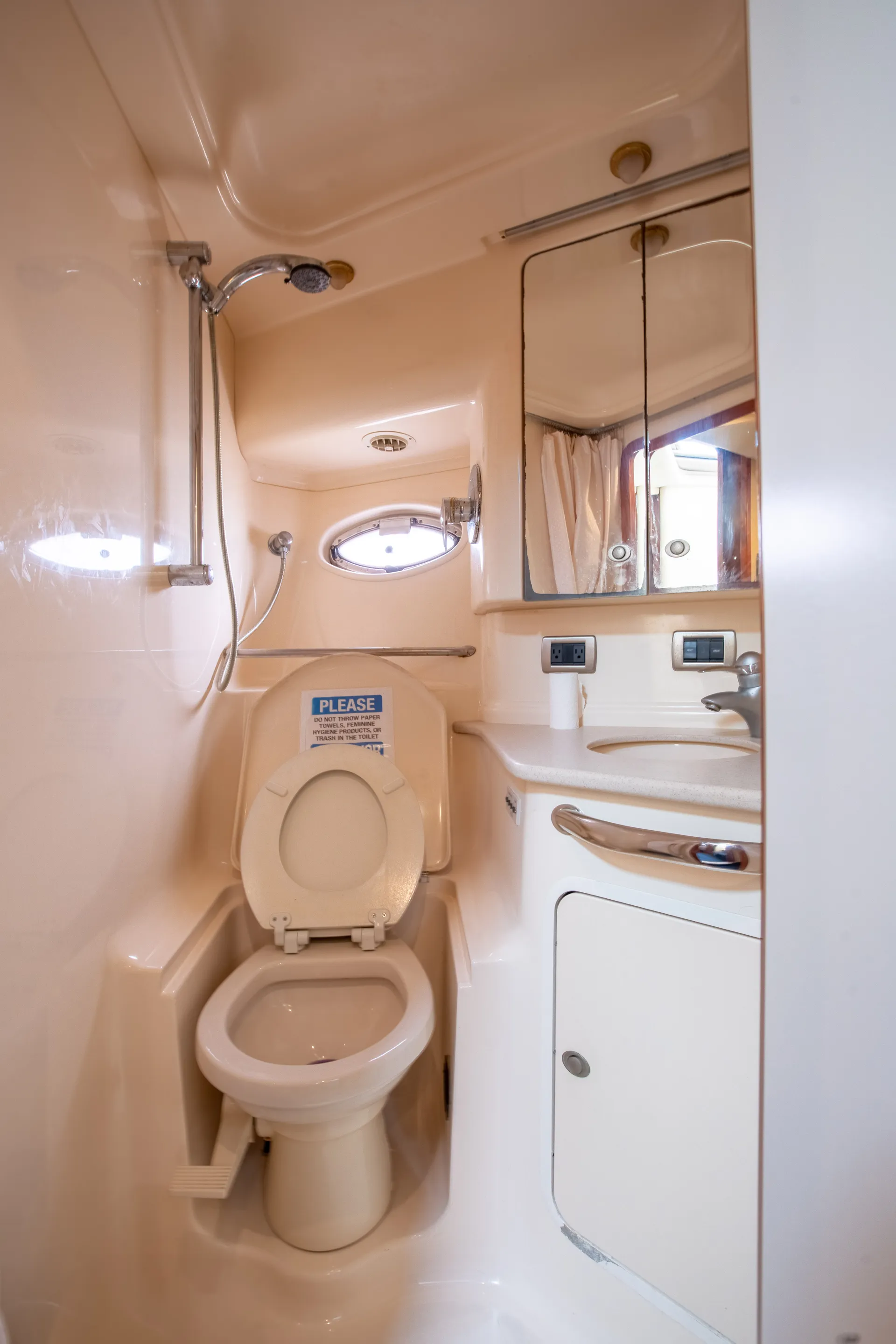 51ft Sea Ray – Miami Beach, Collins Avenue Pickup