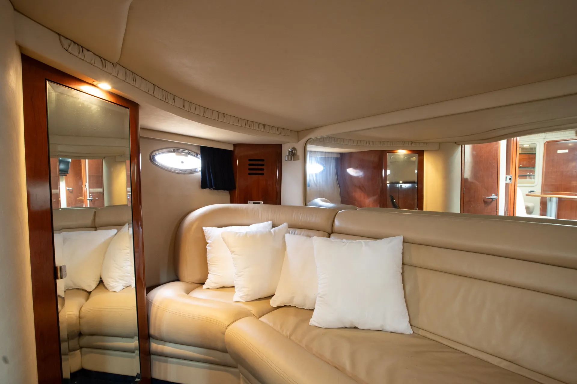 51ft Sea Ray – Miami Beach, Collins Avenue Pickup